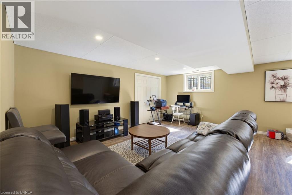 21 MANSFIELD Drive - 15