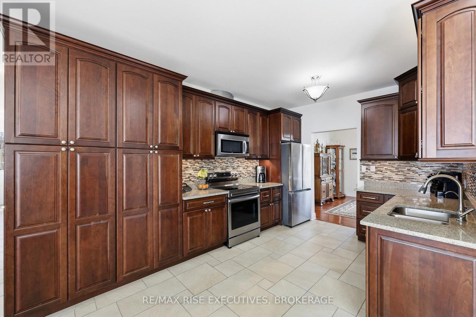 255 GOOD FRIEND DRIVE - 12