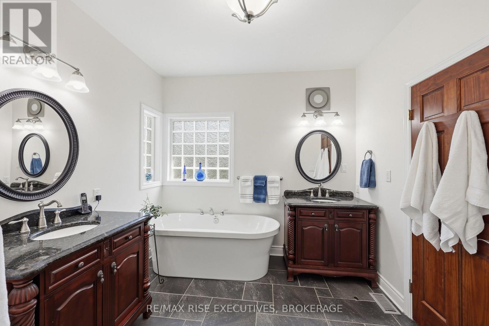 255 GOOD FRIEND DRIVE - 21