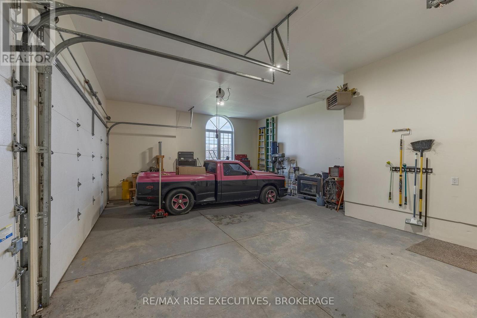 255 GOOD FRIEND DRIVE - 32