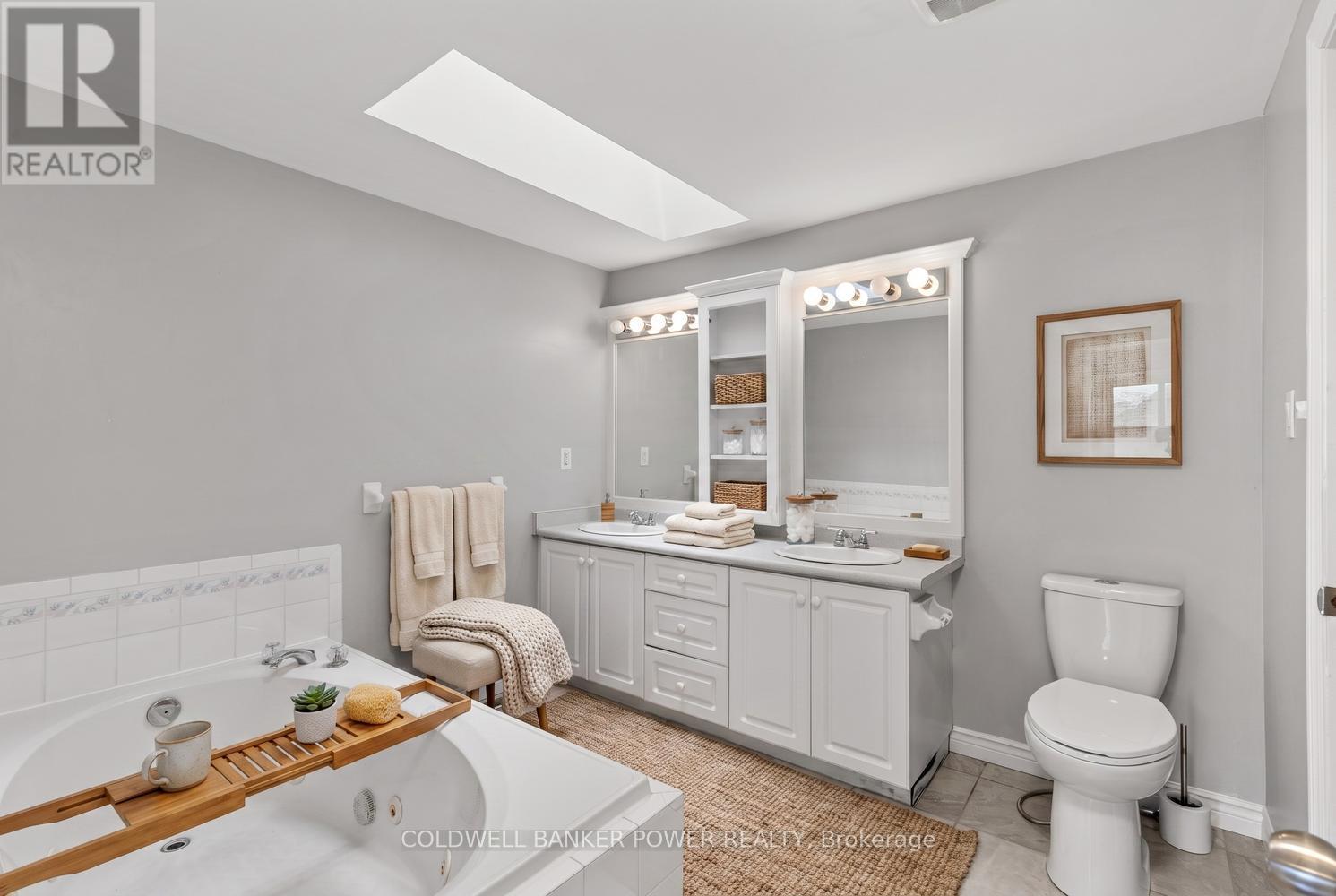 #17 340 AMBLESIDE DRIVE - 11
