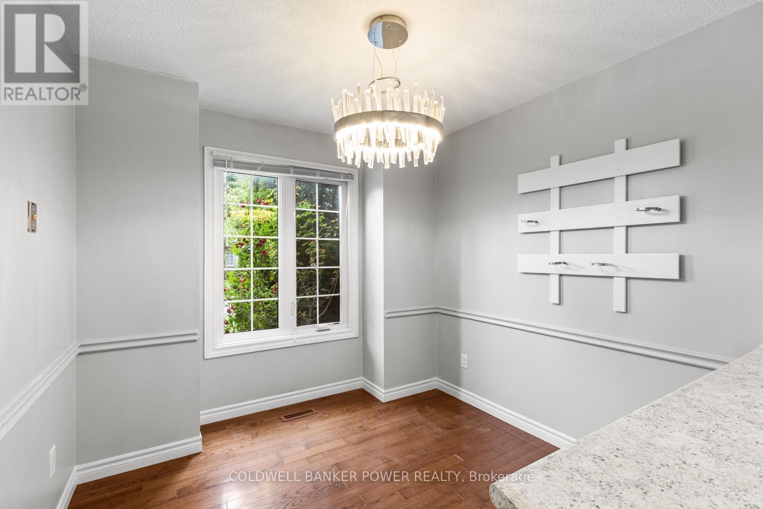 #17 340 AMBLESIDE DRIVE - 20