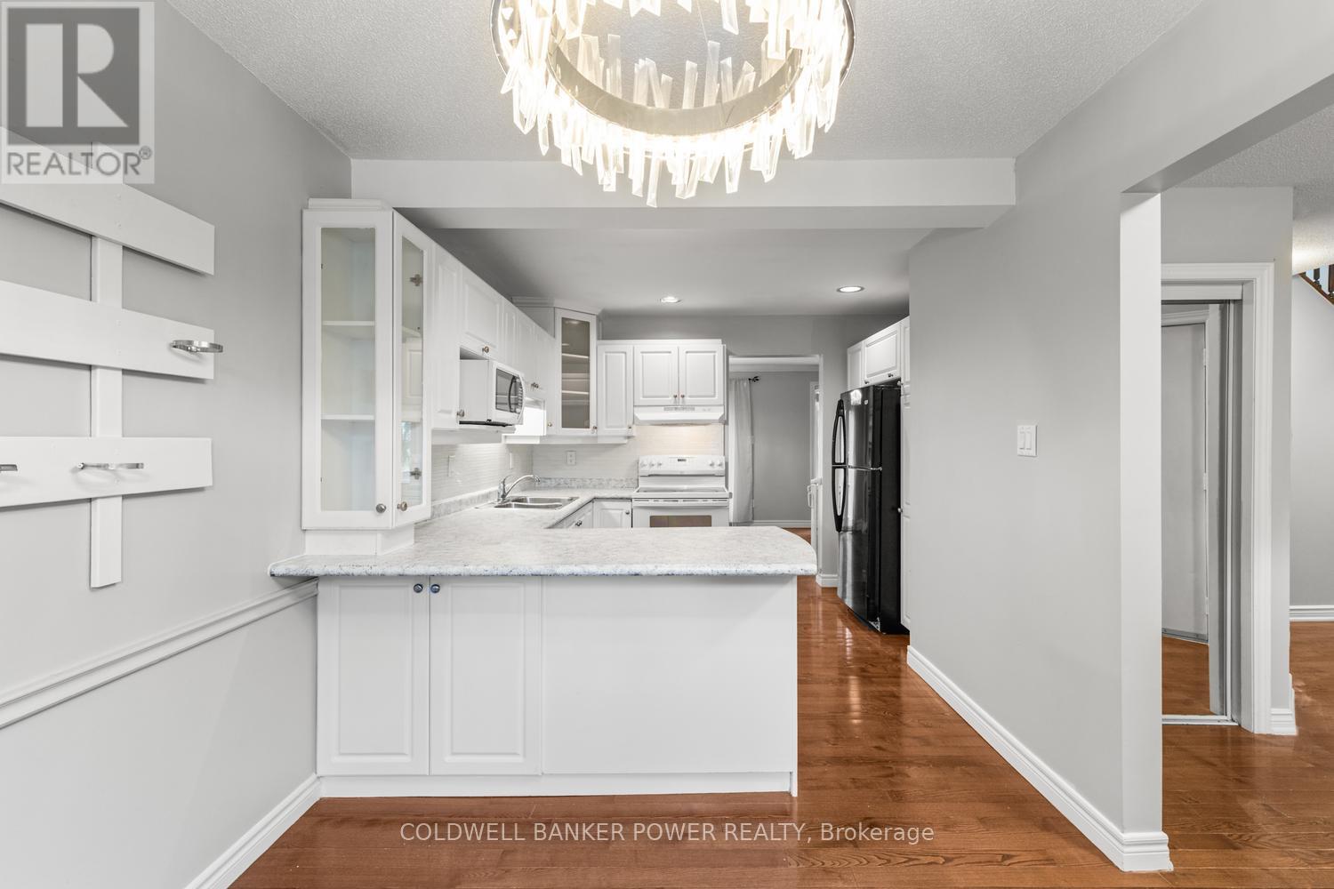 #17 340 AMBLESIDE DRIVE - 21