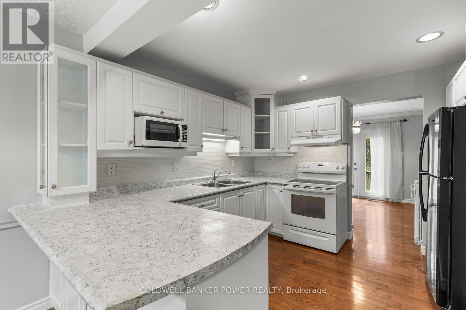 #17 340 AMBLESIDE DRIVE - 22
