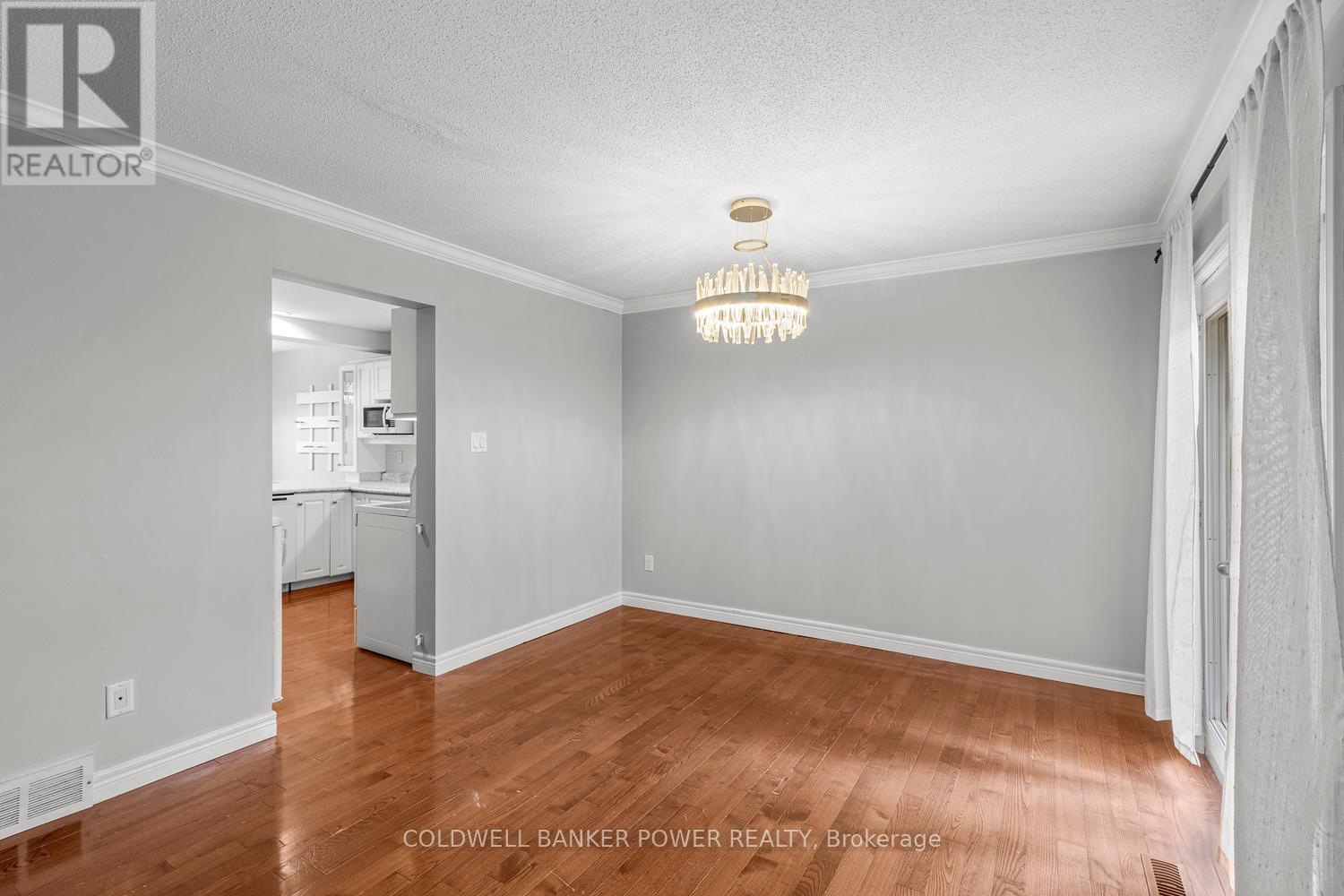 #17 340 AMBLESIDE DRIVE - 26