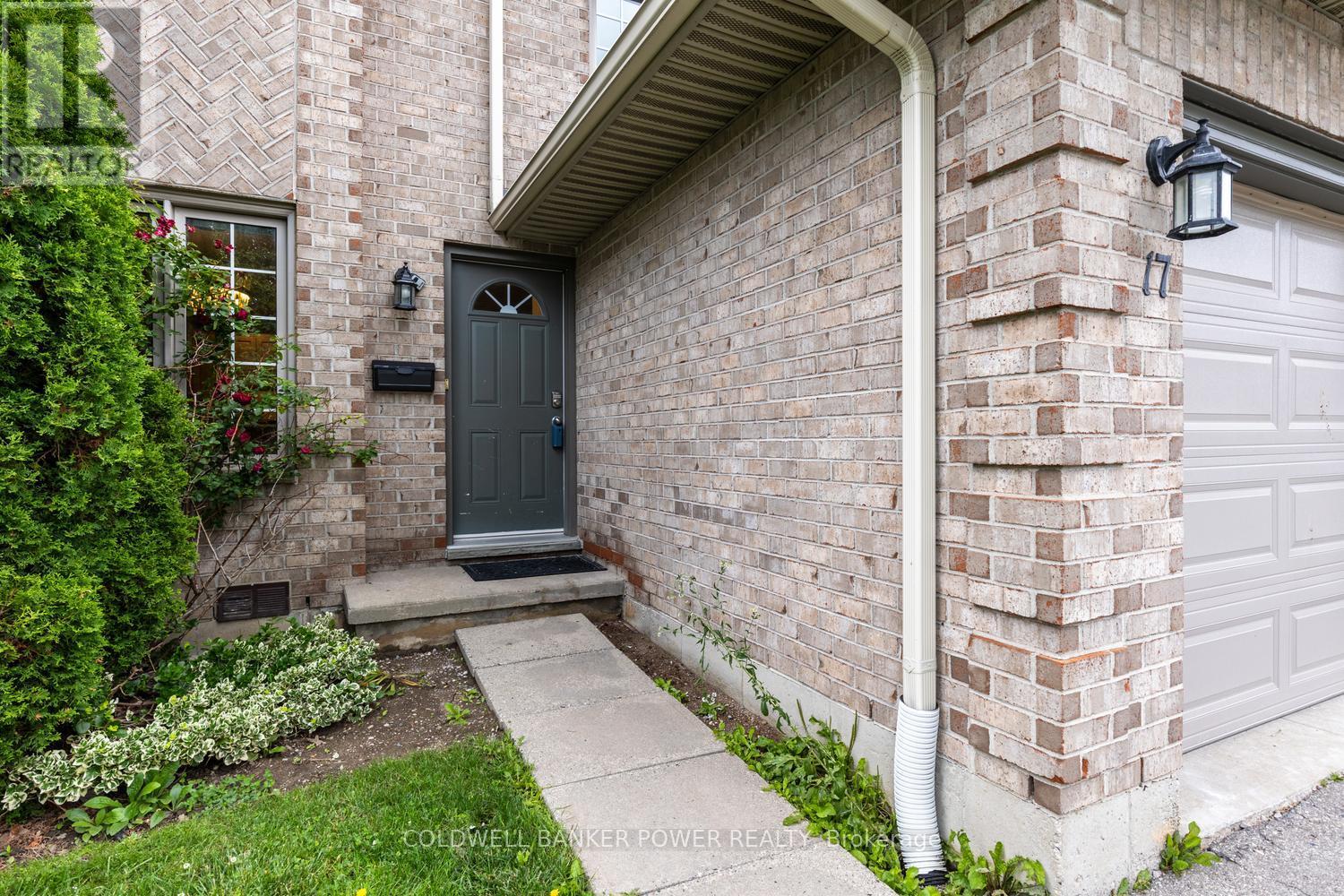 #17 340 AMBLESIDE DRIVE - 3