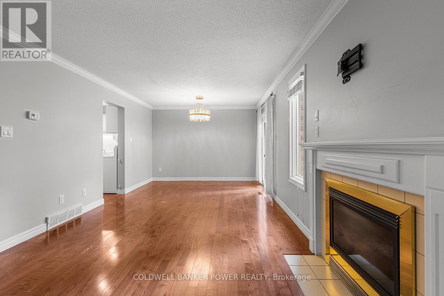 #17 340 AMBLESIDE DRIVE - 30