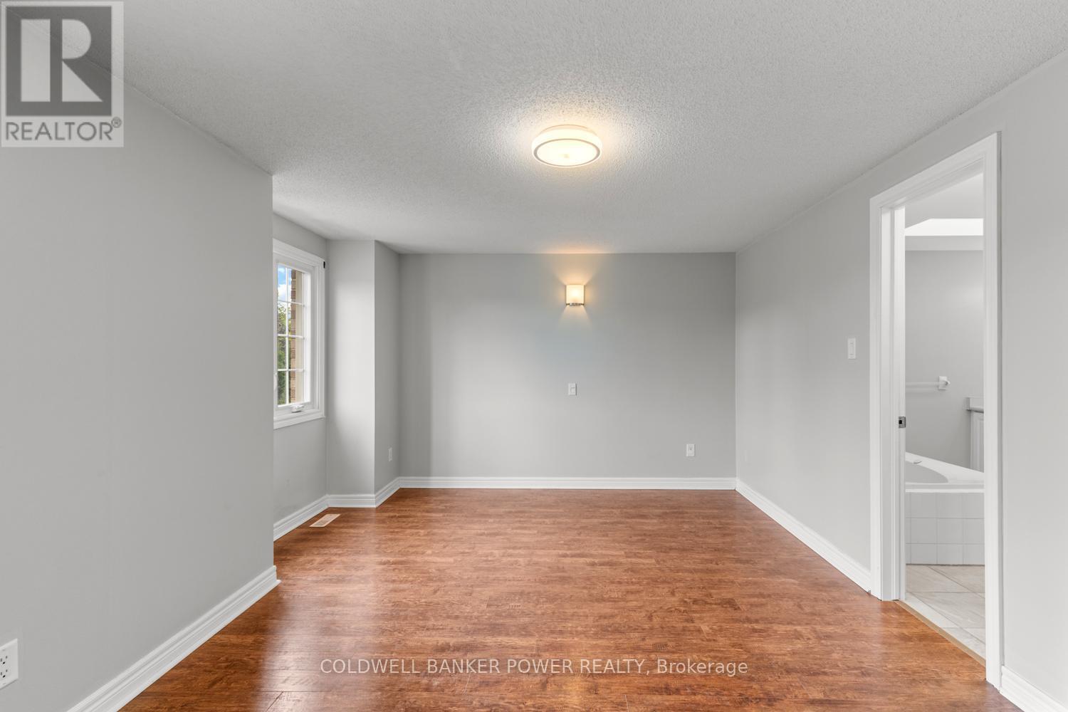 #17 340 AMBLESIDE DRIVE - 32