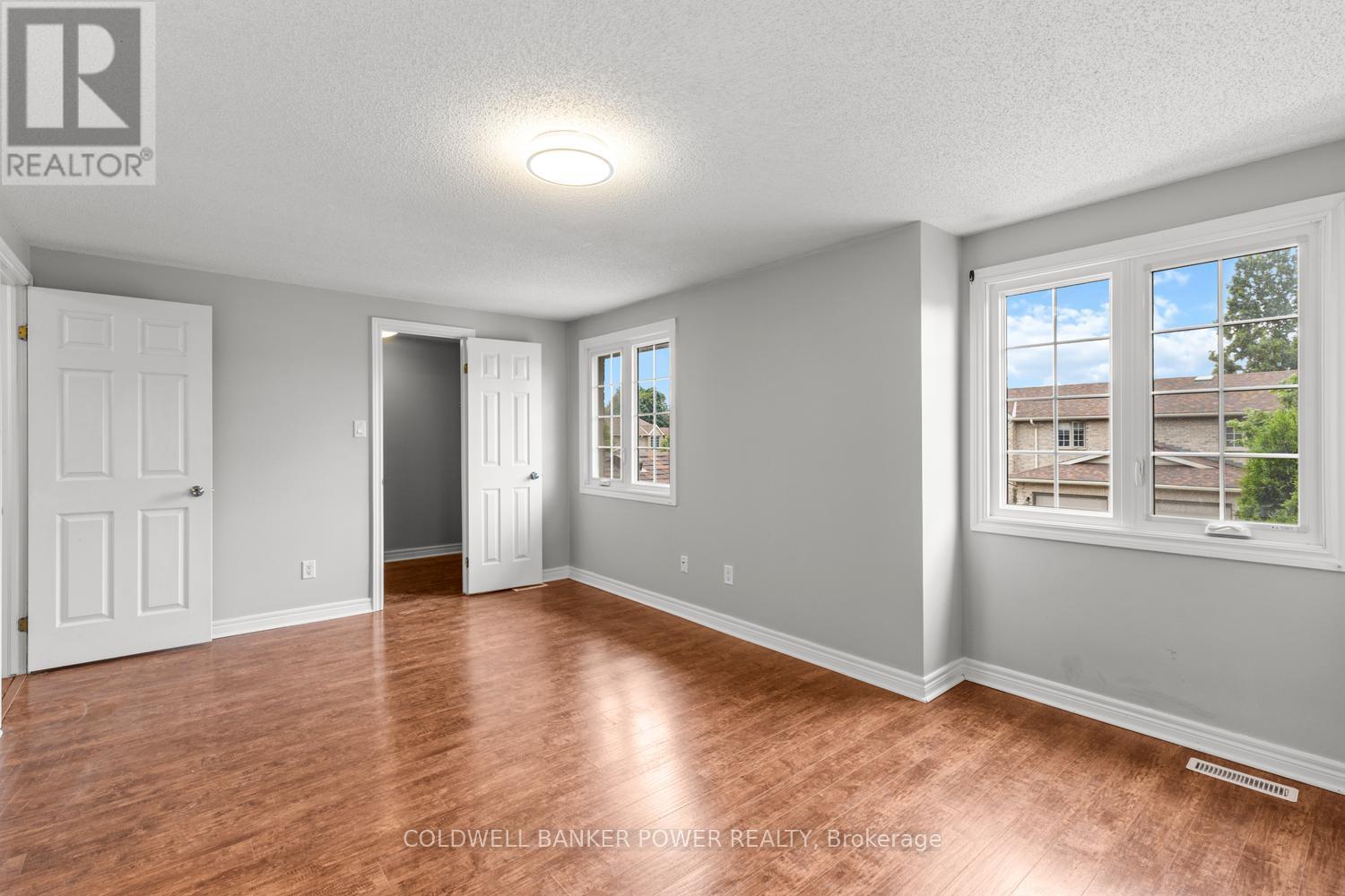 #17 340 AMBLESIDE DRIVE - 33