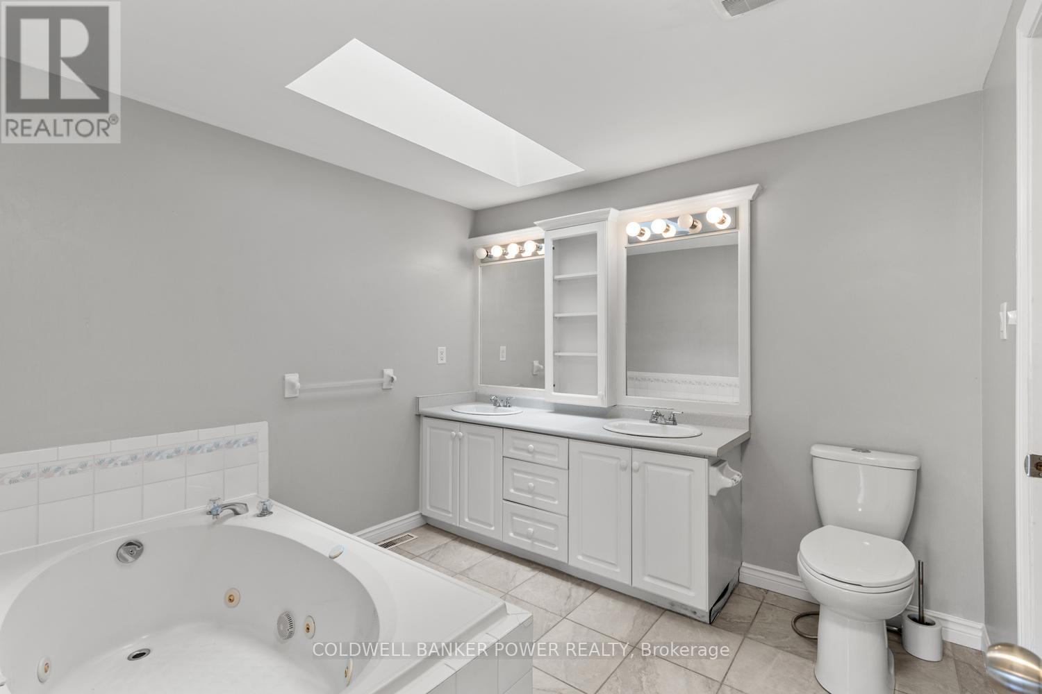 #17 340 AMBLESIDE DRIVE - 36