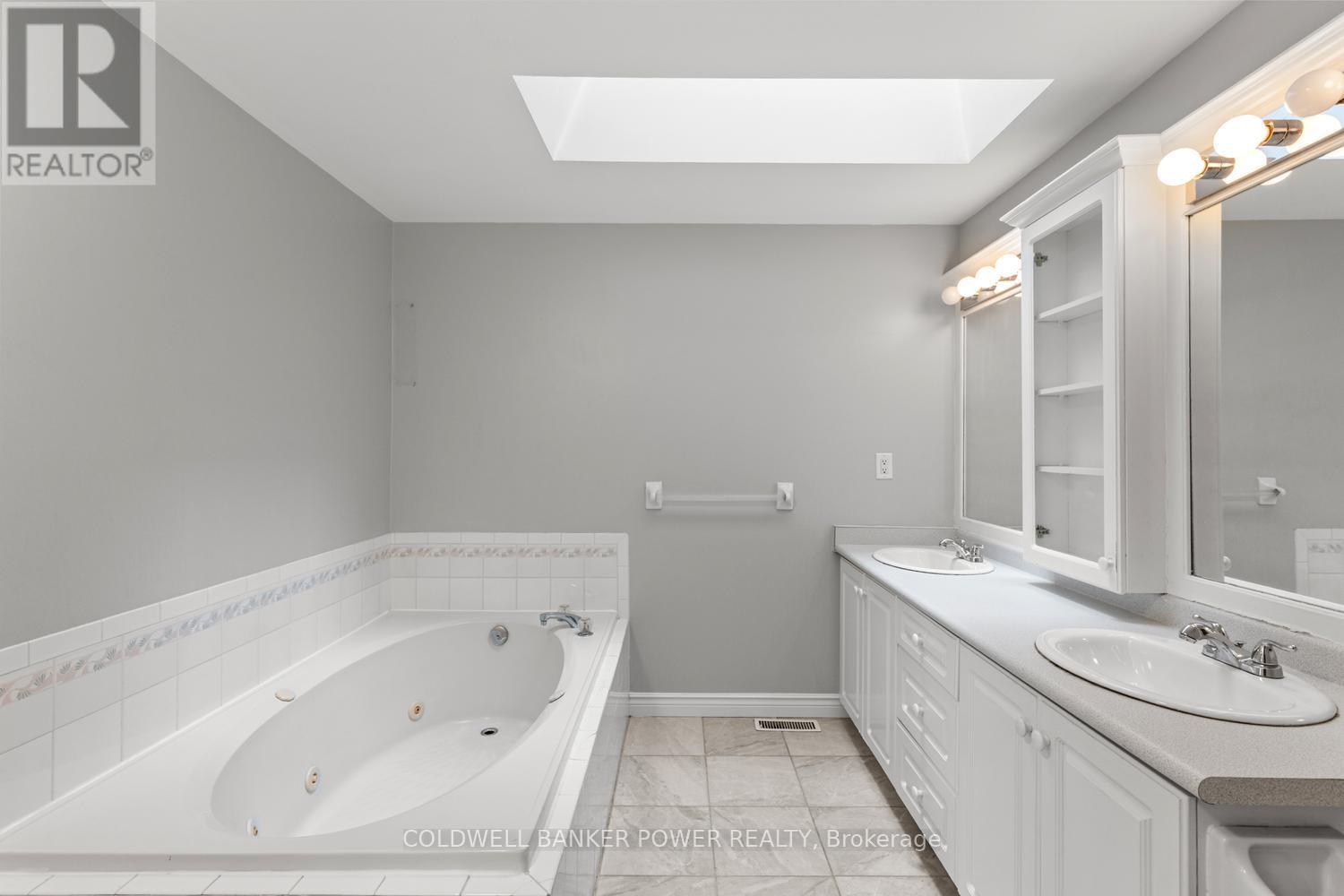 #17 340 AMBLESIDE DRIVE - 37