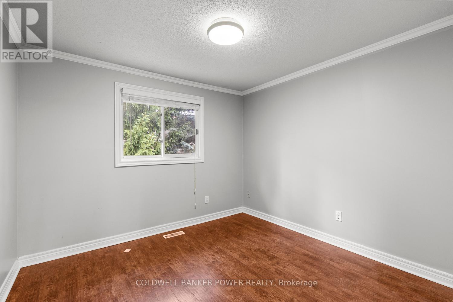 #17 340 AMBLESIDE DRIVE - 41