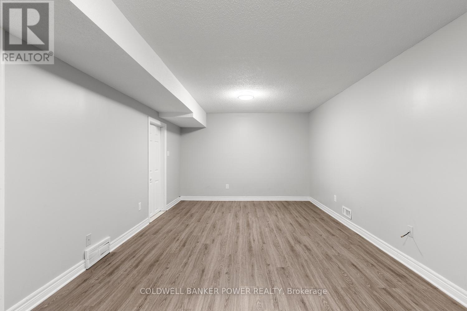 #17 340 AMBLESIDE DRIVE - 45