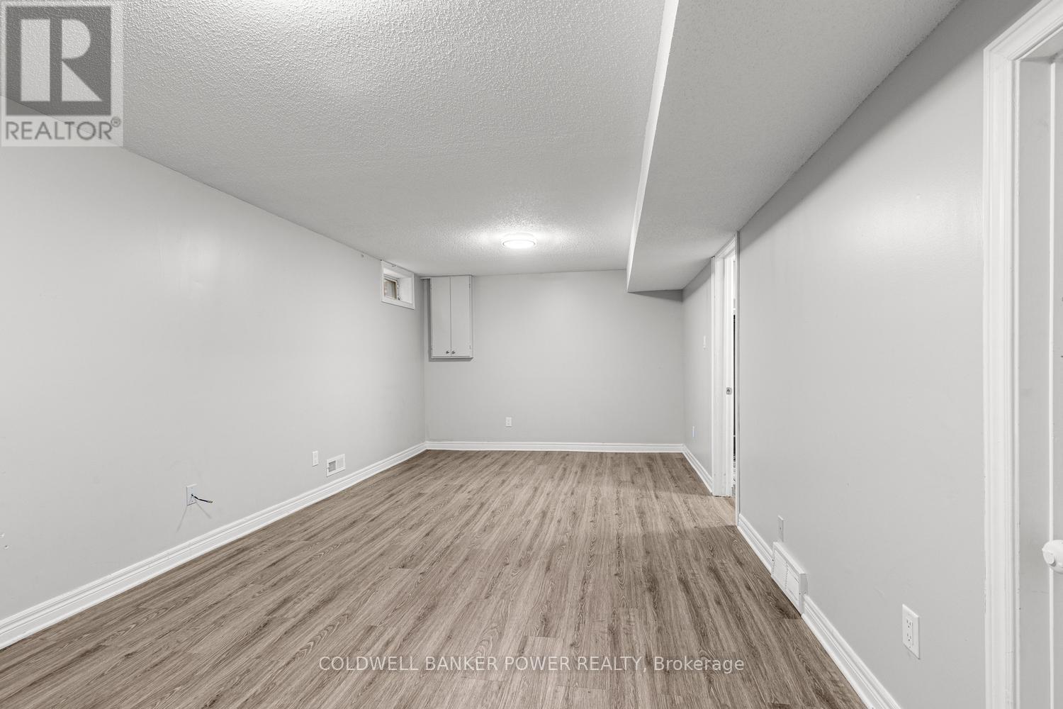 #17 340 AMBLESIDE DRIVE - 46