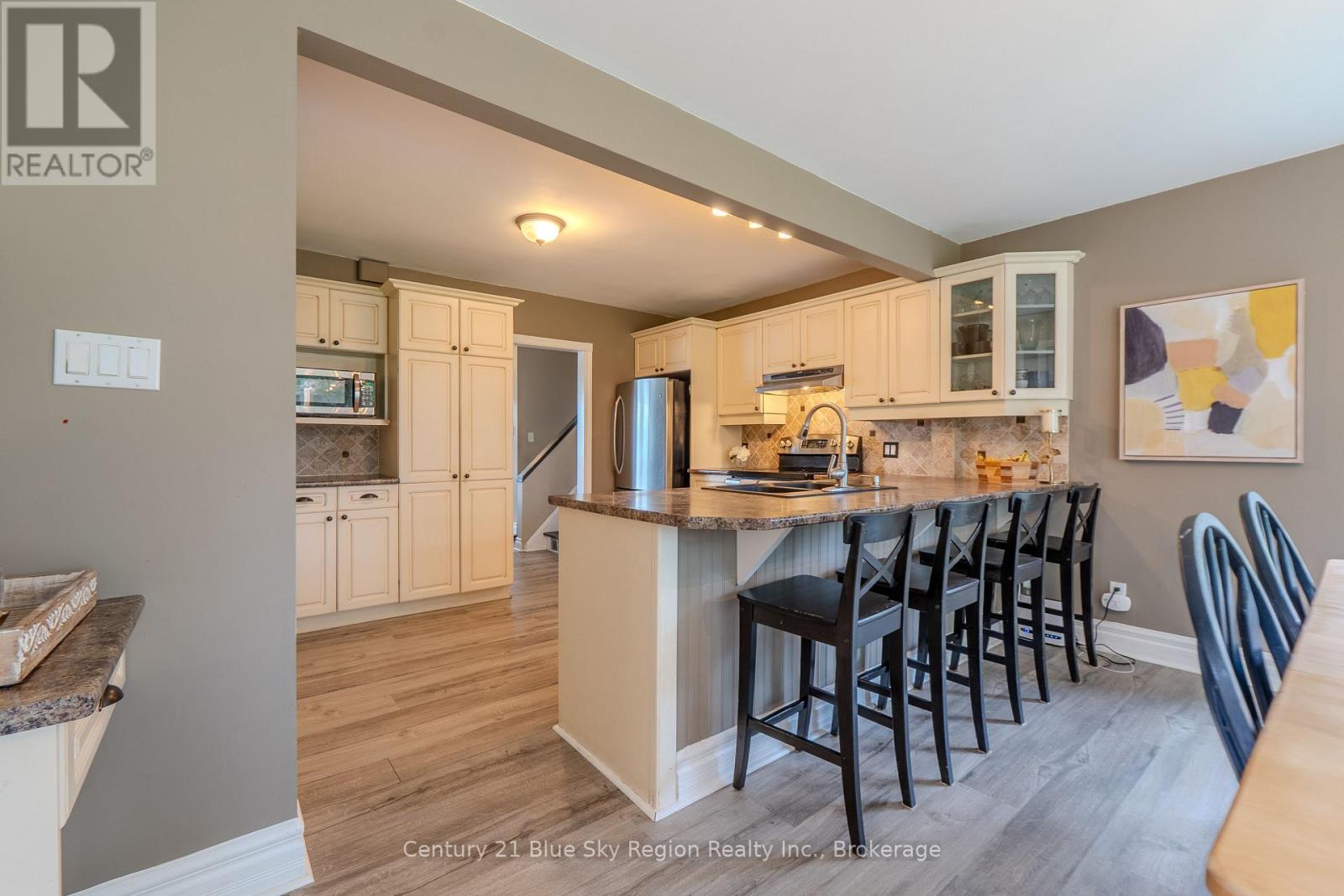 225 REGINALD ROAD - 12