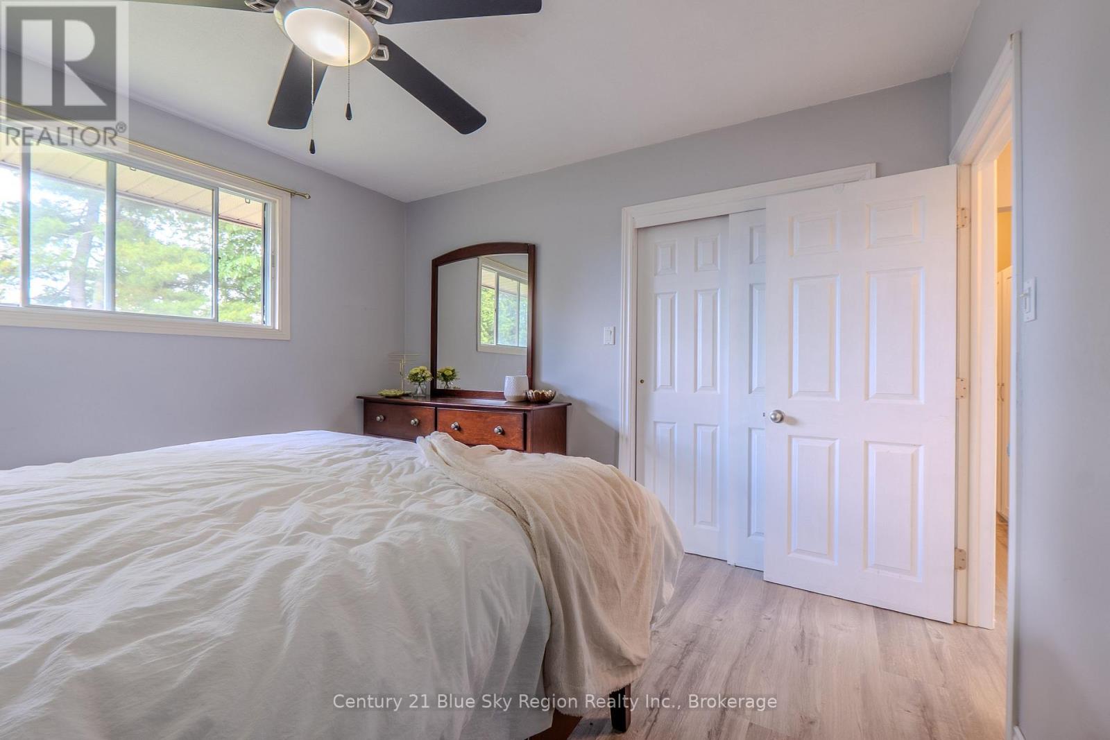 225 REGINALD ROAD - 16