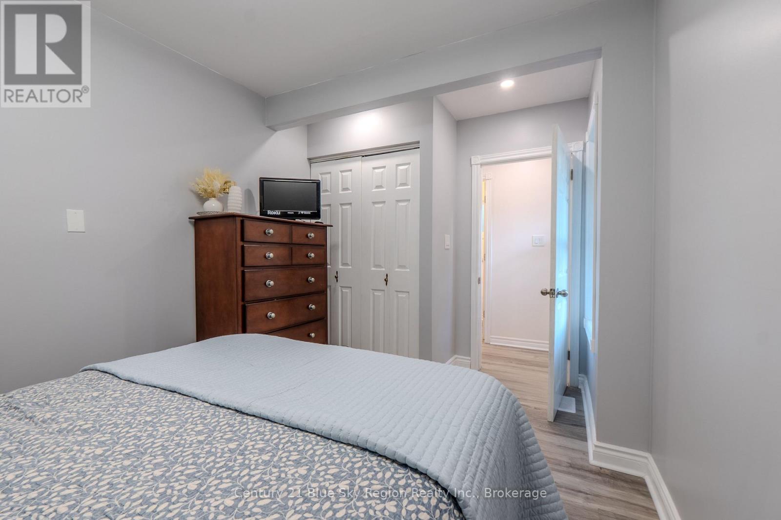 225 REGINALD ROAD - 19