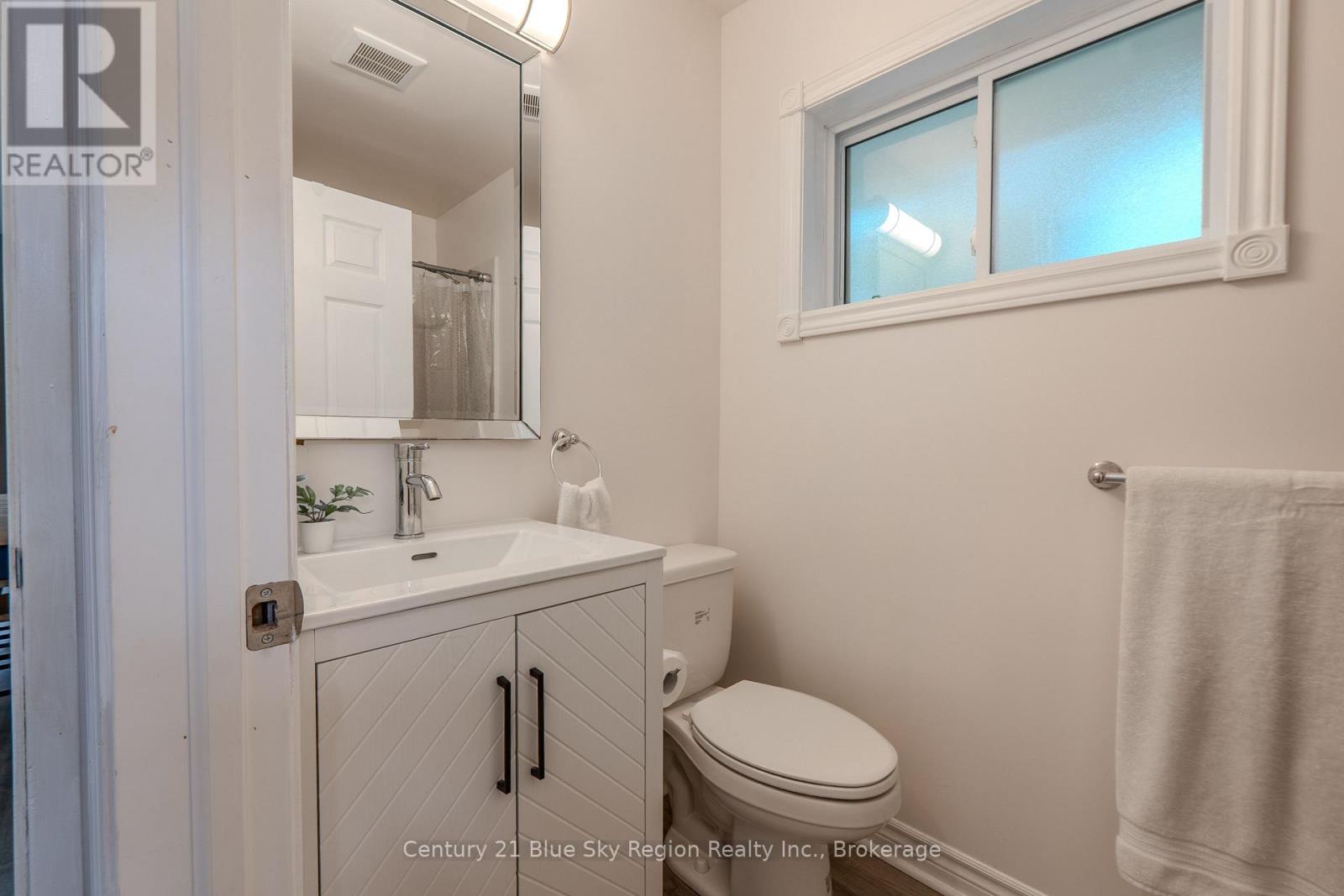 225 REGINALD ROAD - 25