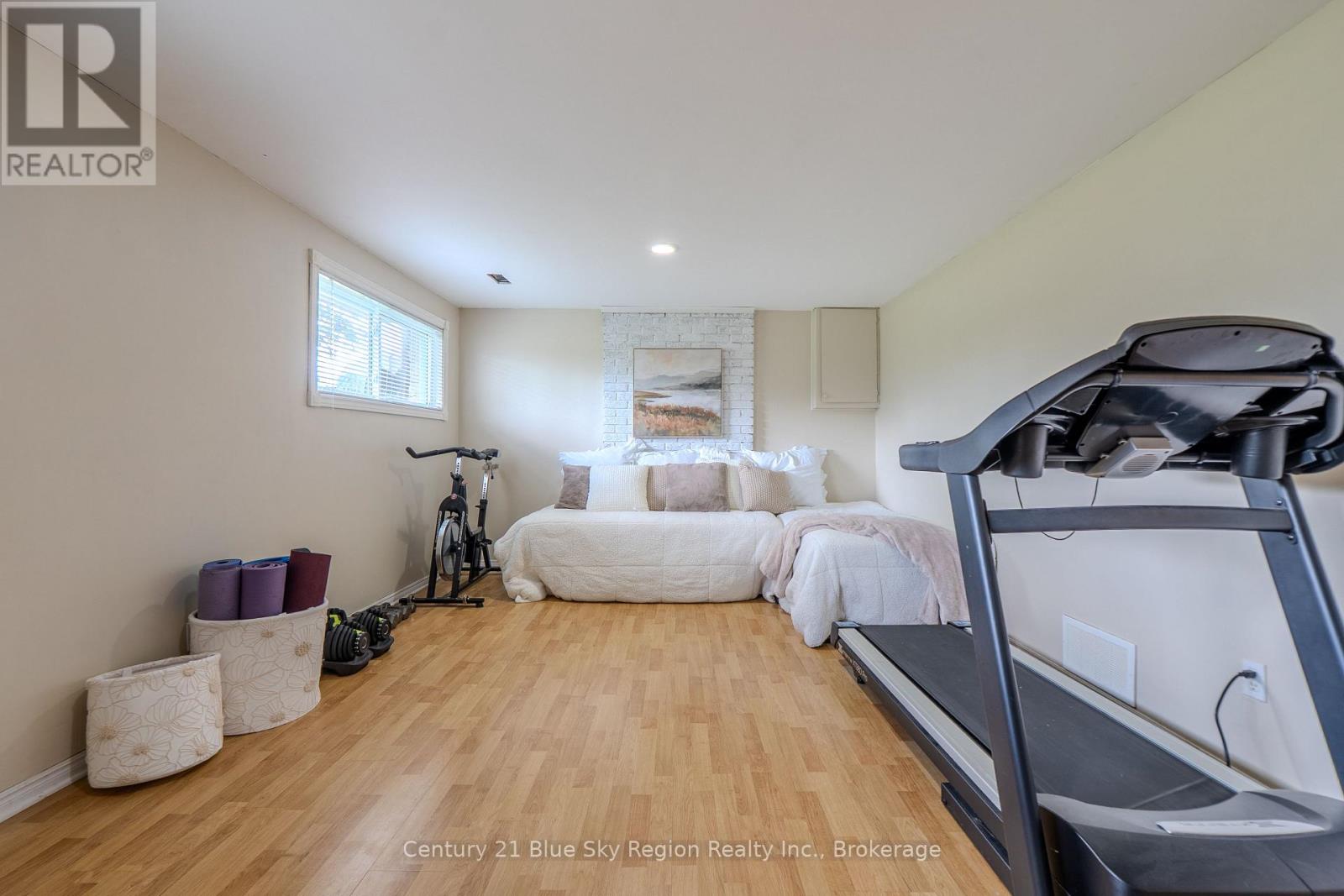 225 REGINALD ROAD - 26