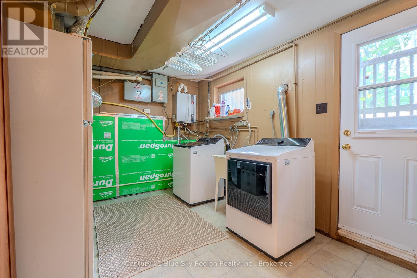225 REGINALD ROAD - 30