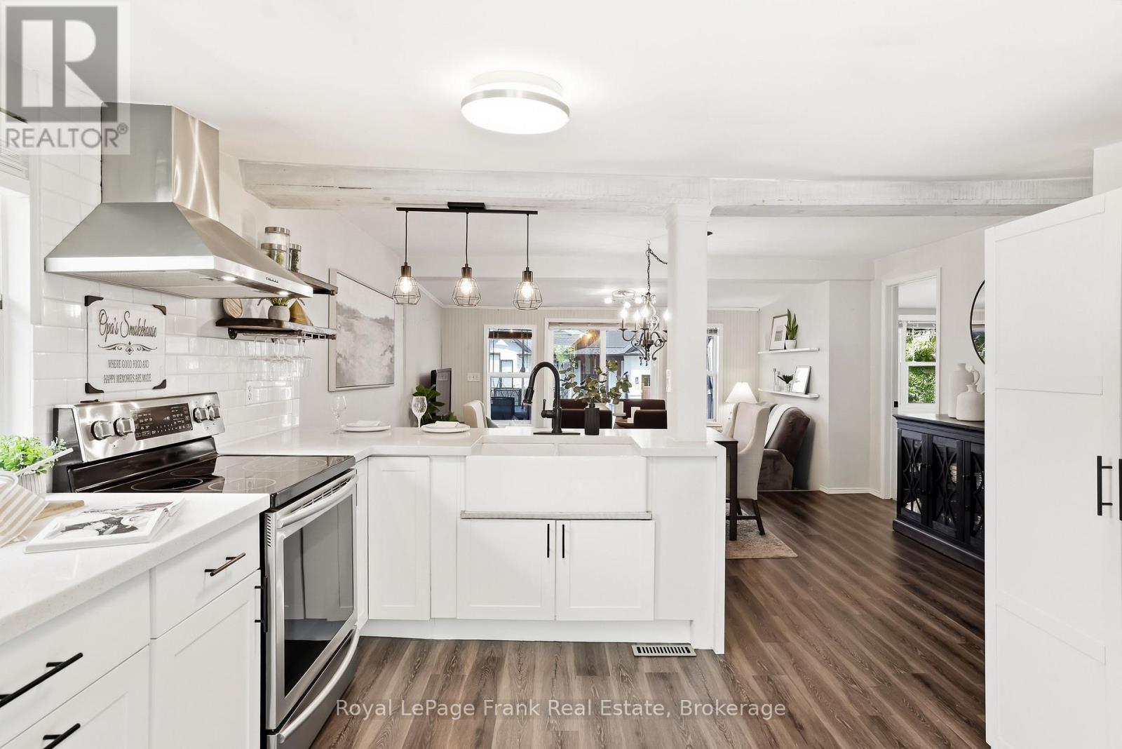 18 ARMSTRONG AVENUE - 12