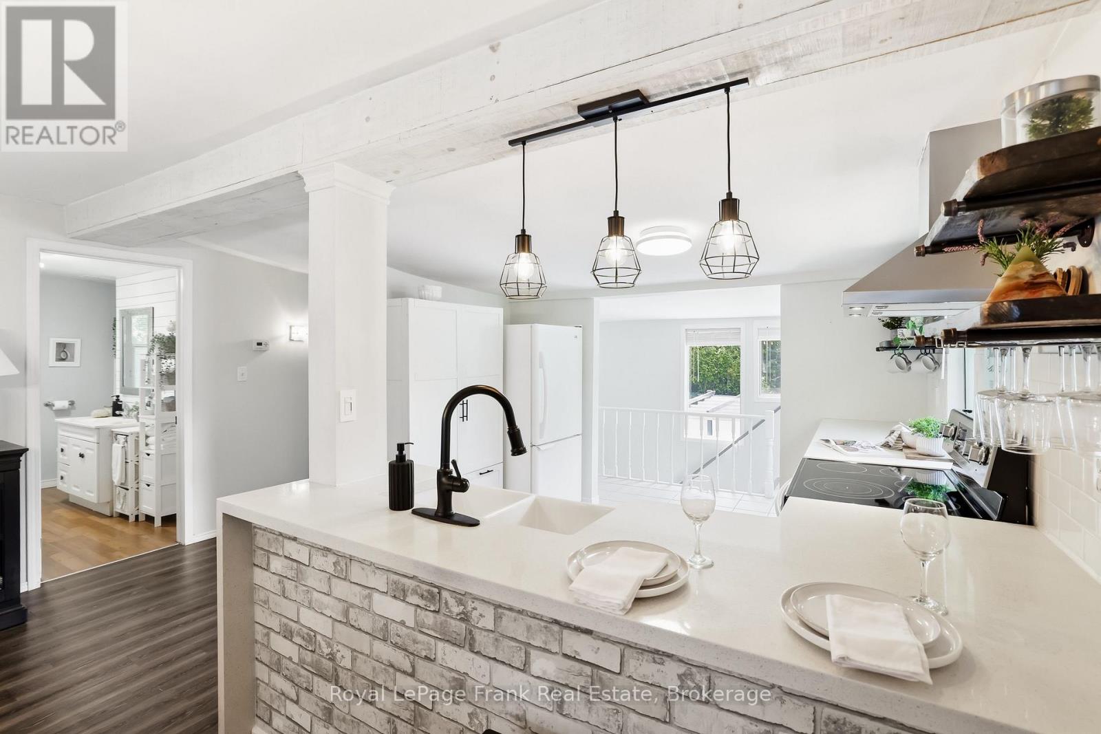 18 ARMSTRONG AVENUE - 14