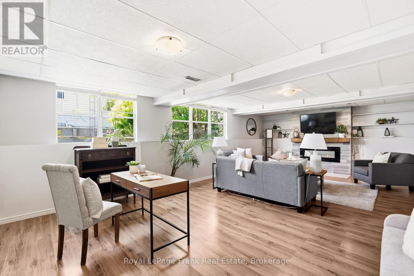 18 ARMSTRONG AVENUE - 26