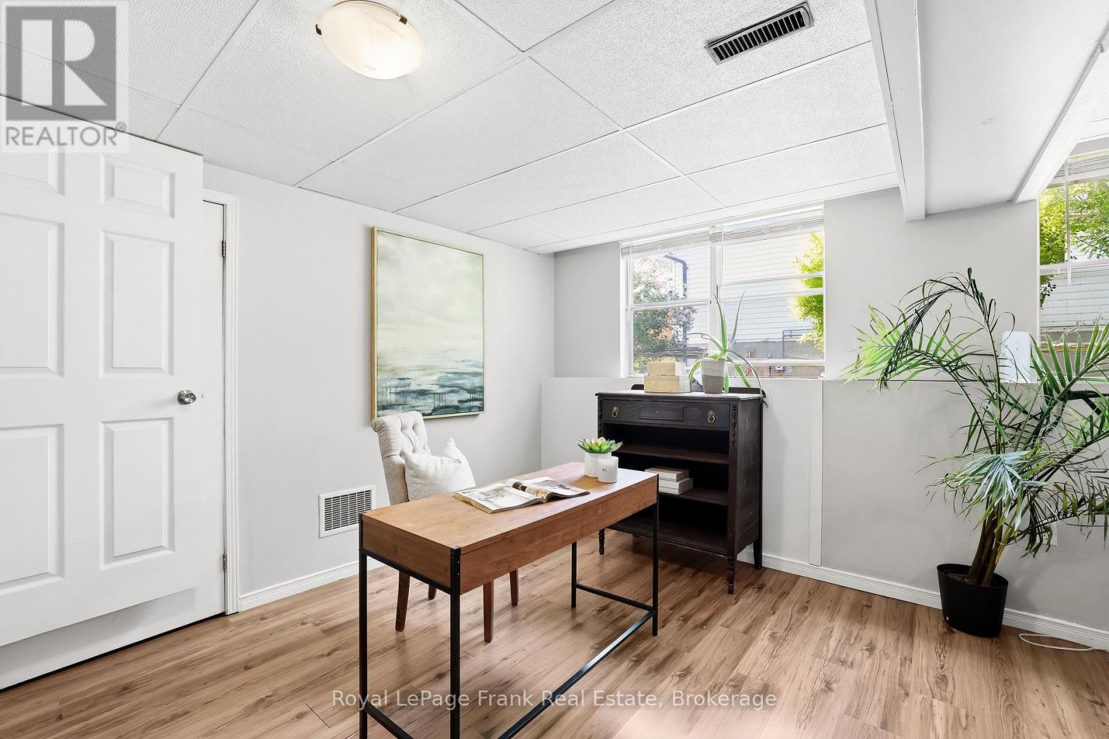 18 ARMSTRONG AVENUE - 30