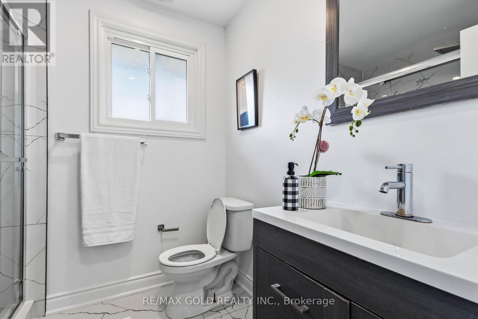 318 ADMIRAL DRIVE - 16