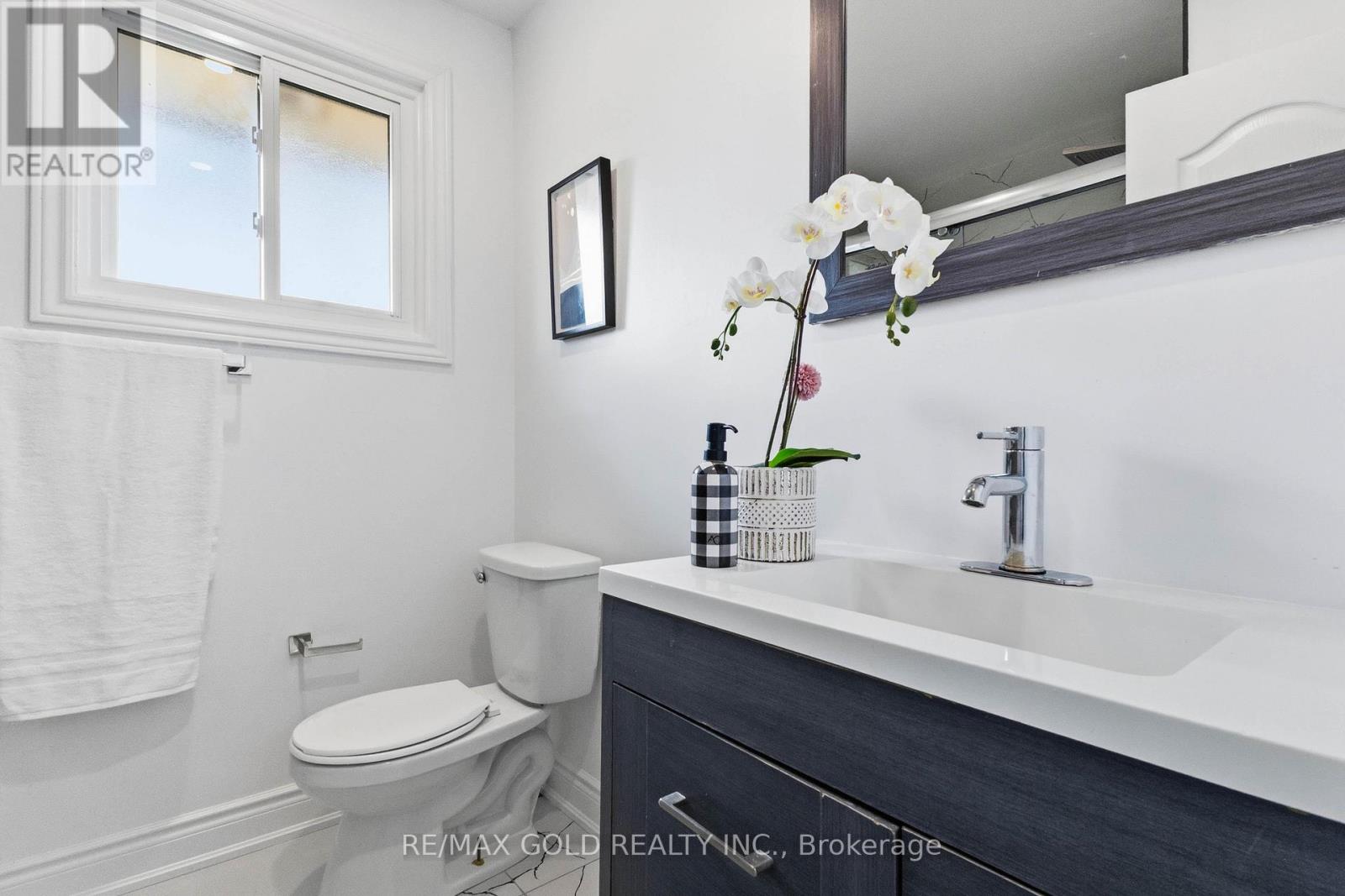 318 ADMIRAL DRIVE - 17