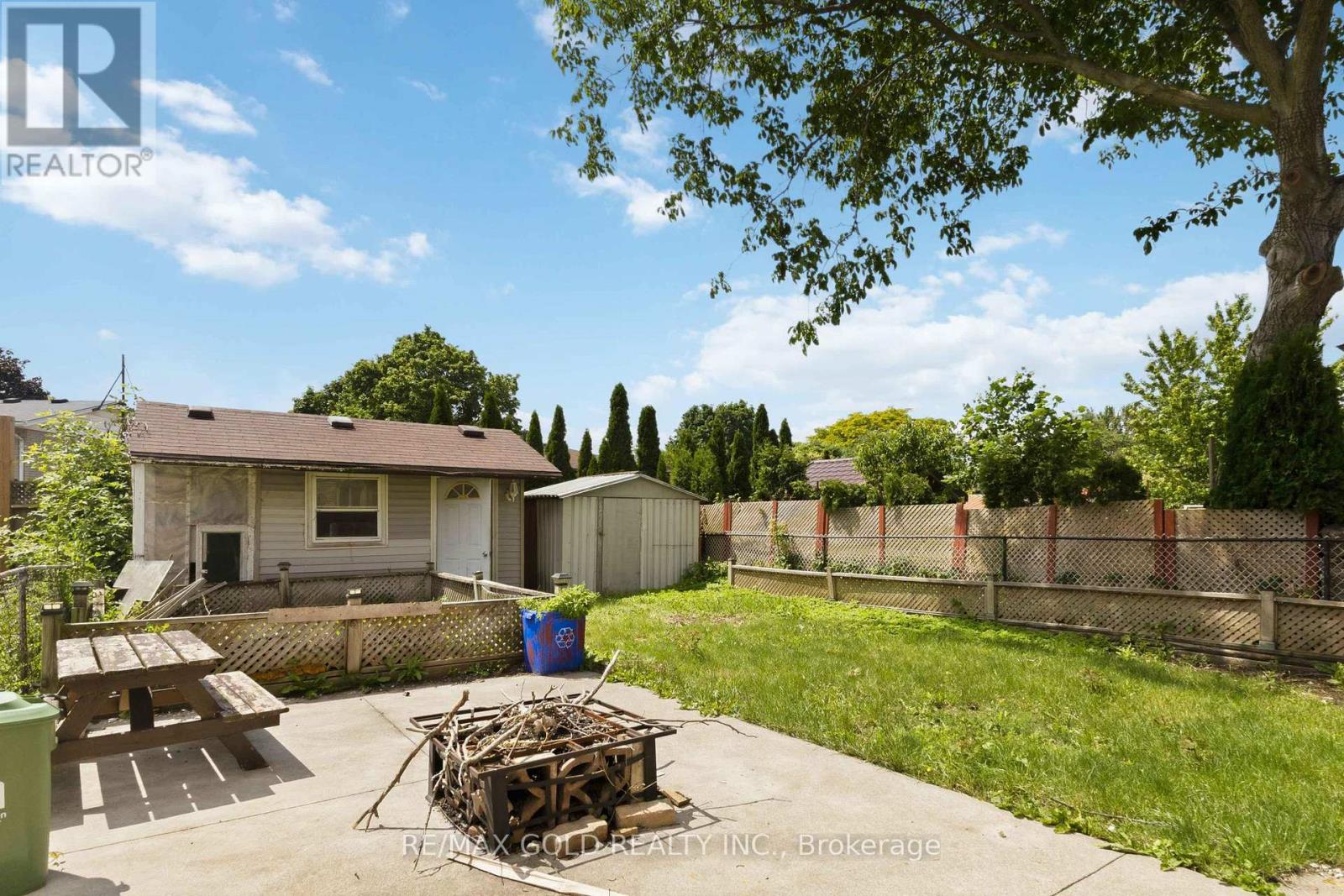 318 ADMIRAL DRIVE - 23