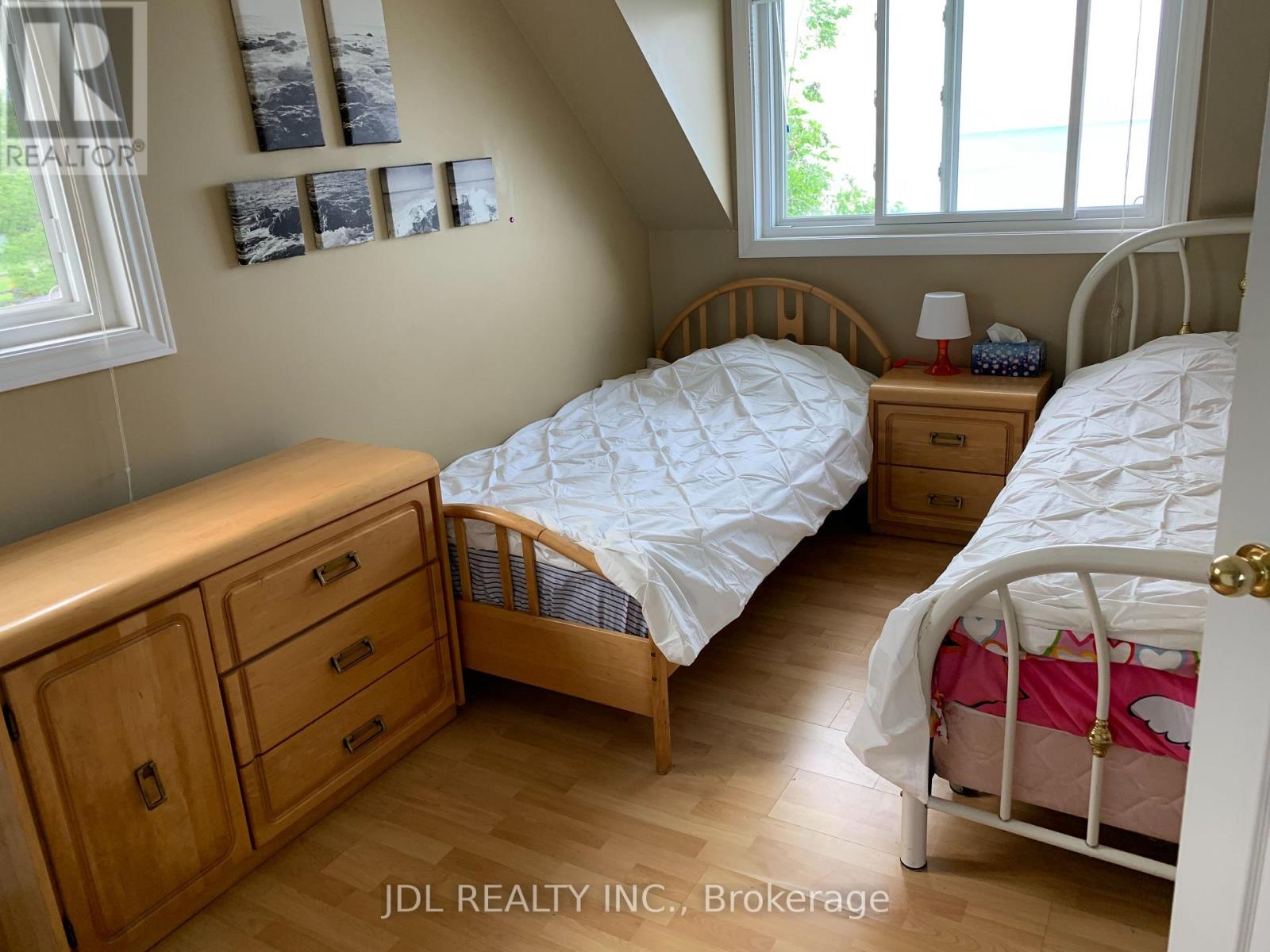 3188 LAKESHORE ROAD - 12
