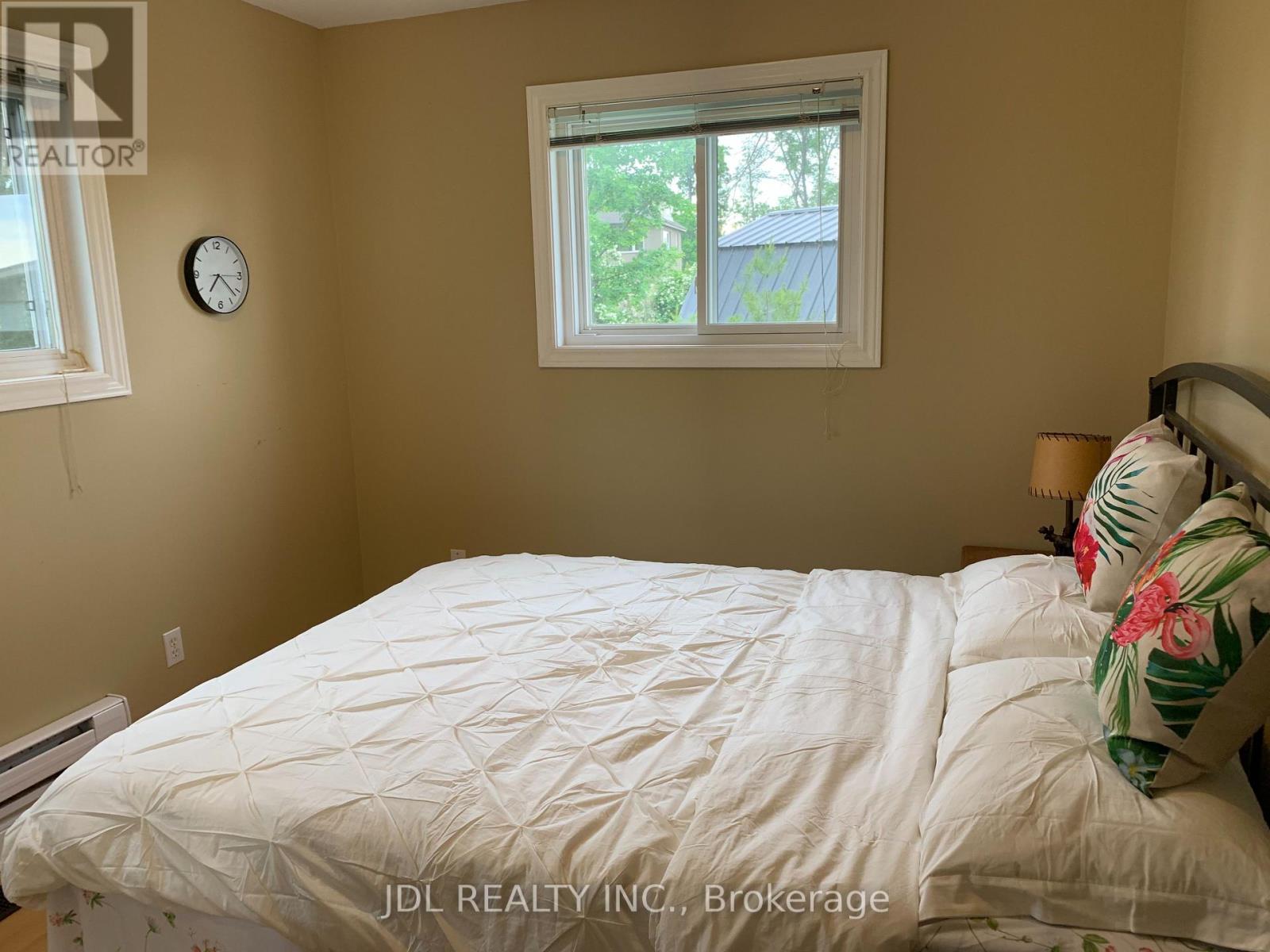 3188 LAKESHORE ROAD - 13