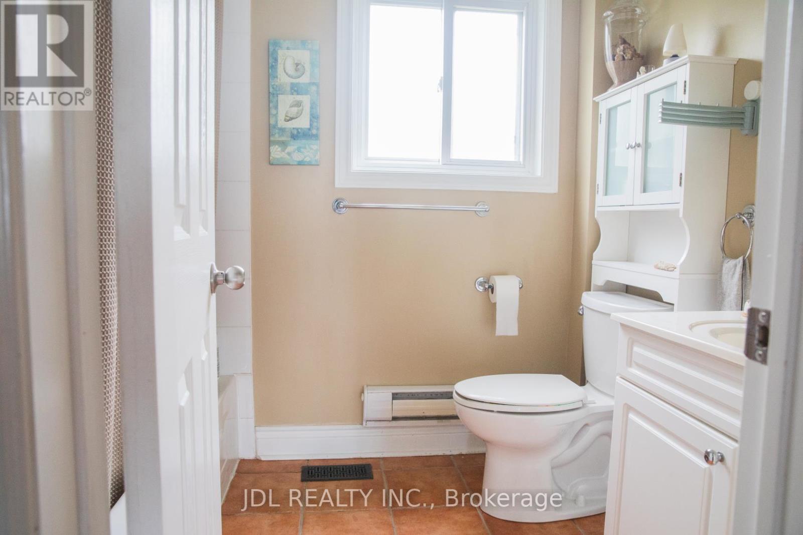 3188 LAKESHORE ROAD - 17