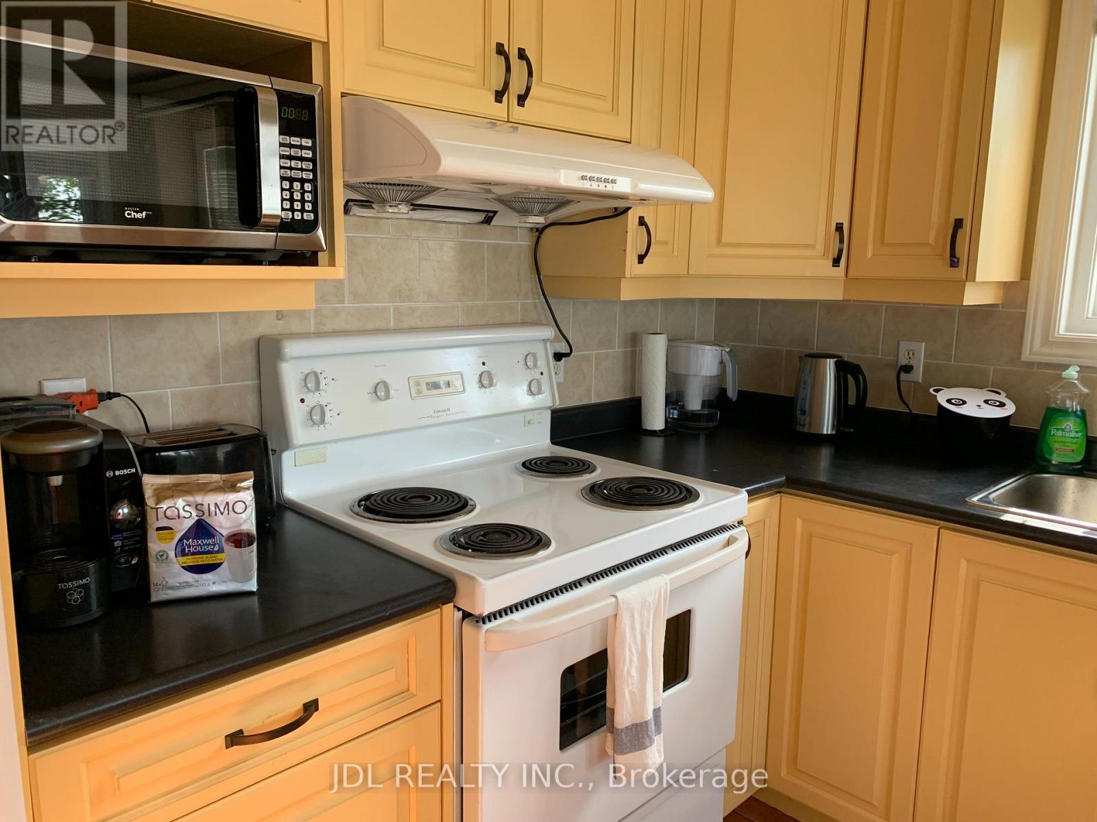 3188 LAKESHORE ROAD - 7