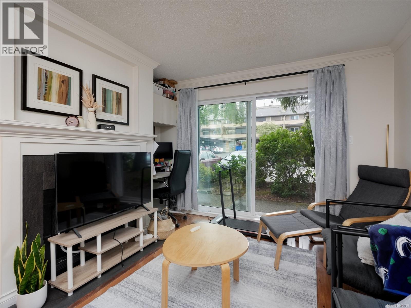 #111 3215 Alder St - 10