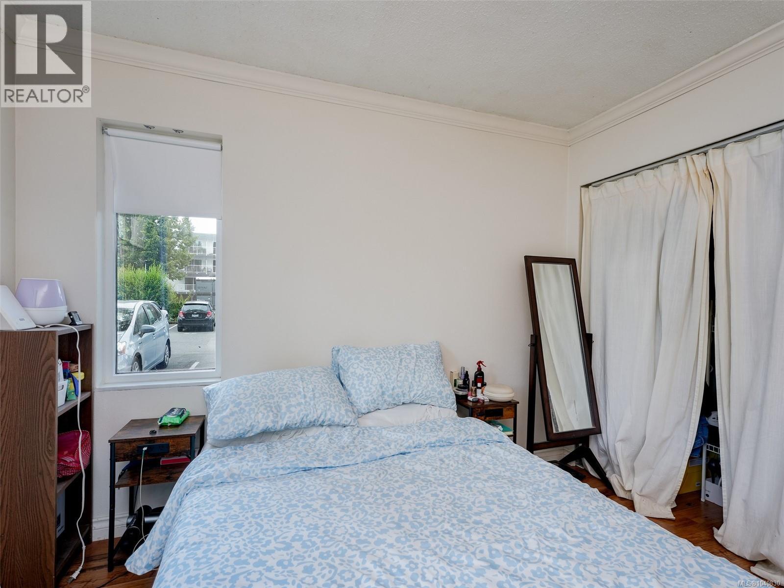 #111 3215 Alder St - 13