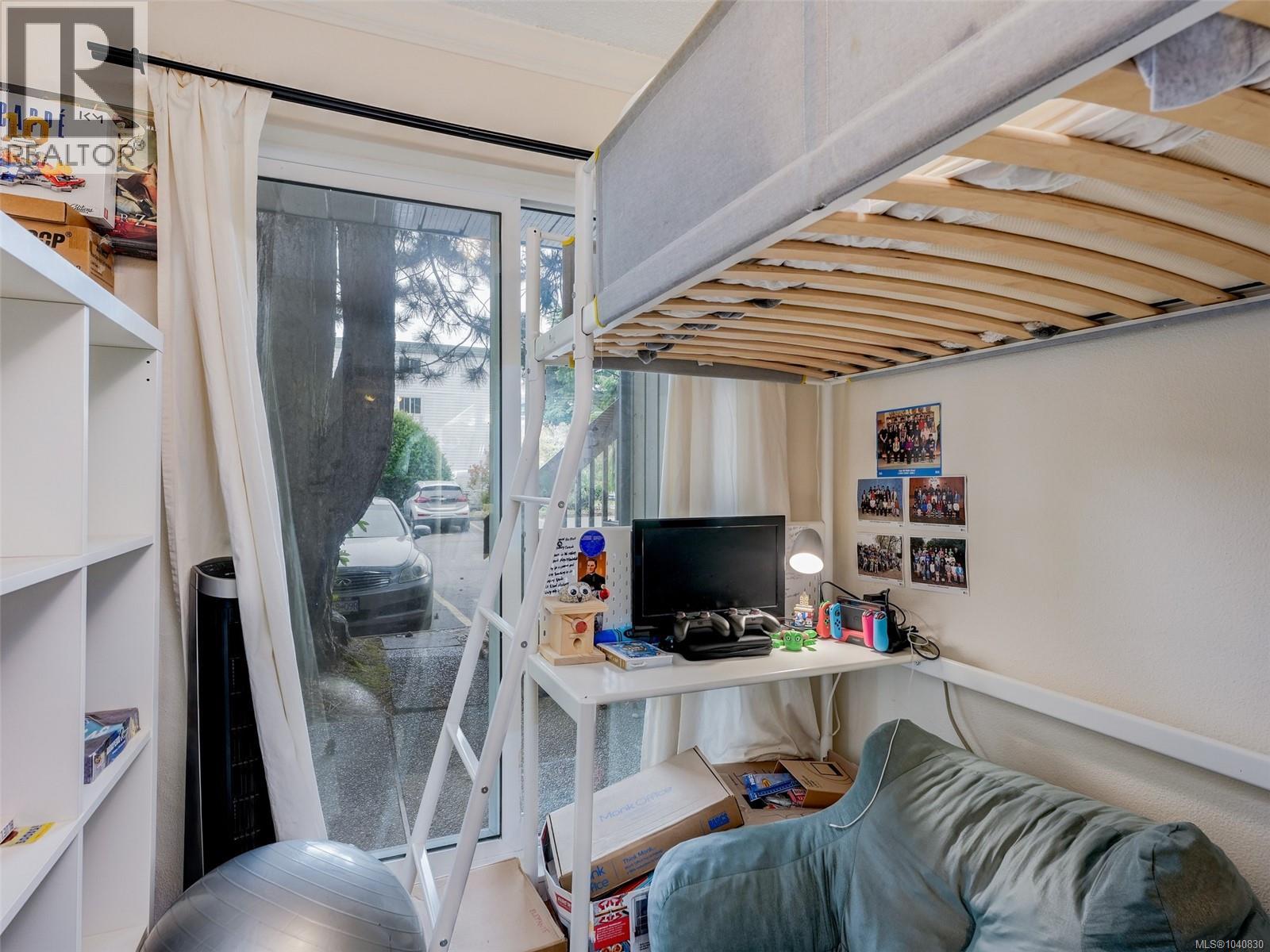 #111 3215 Alder St - 15