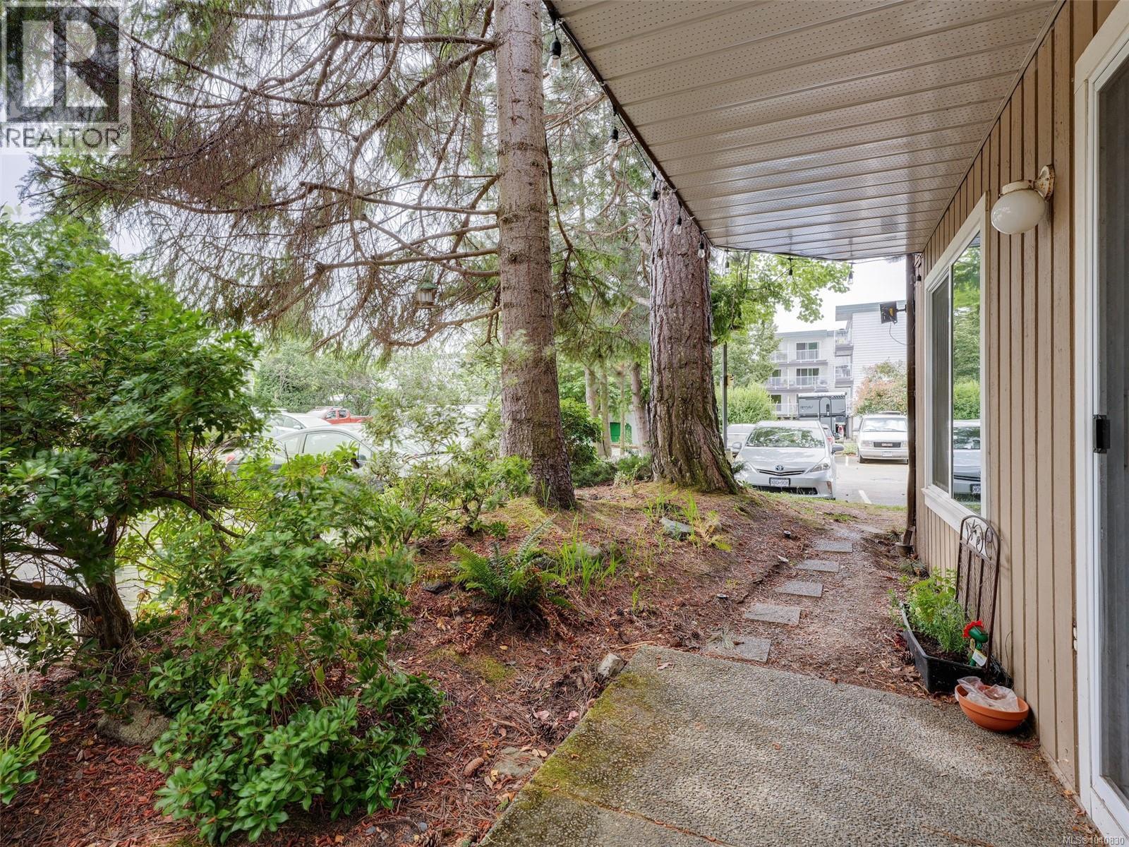 #111 3215 Alder St - 18