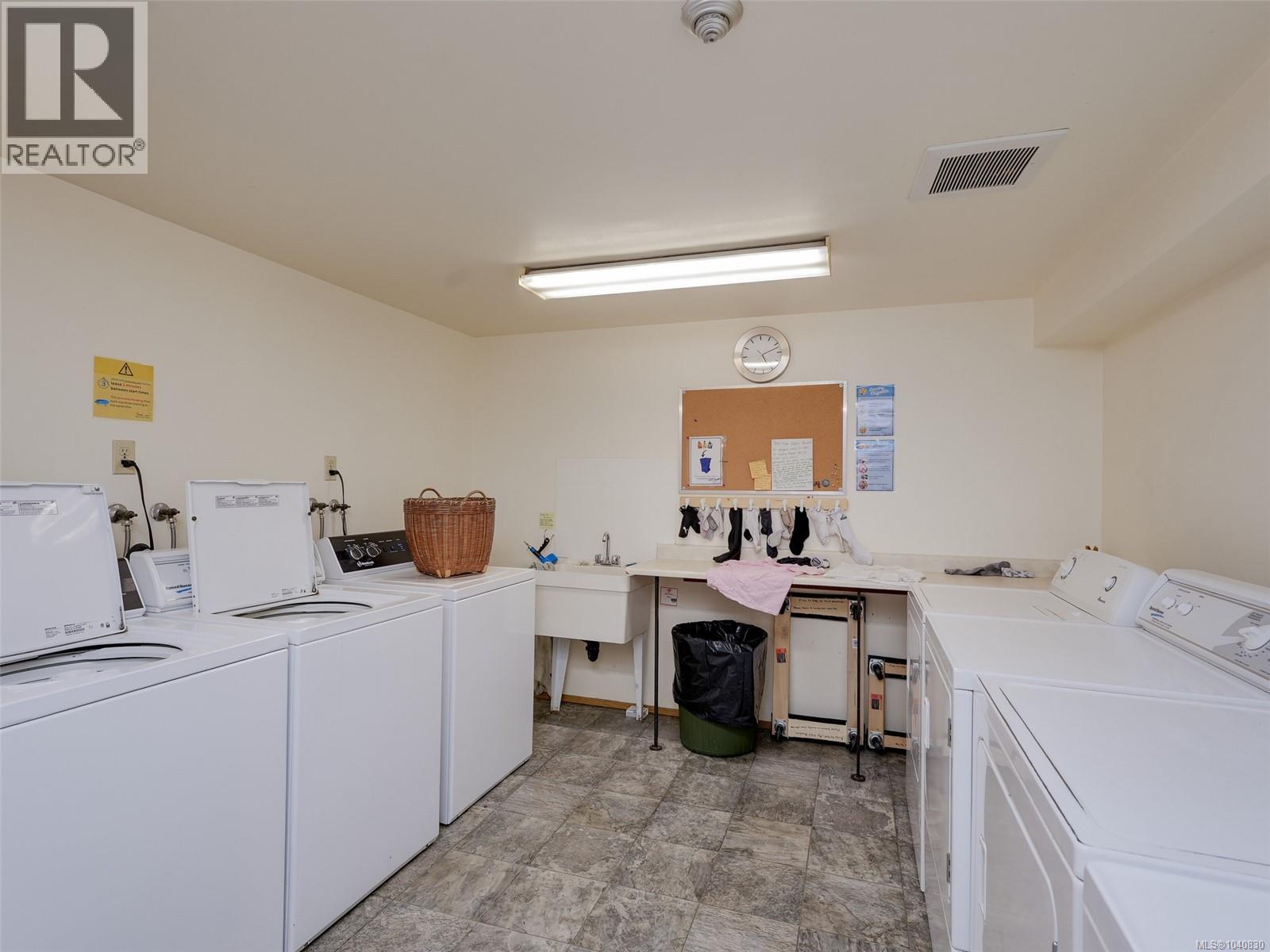 #111 3215 Alder St - 19