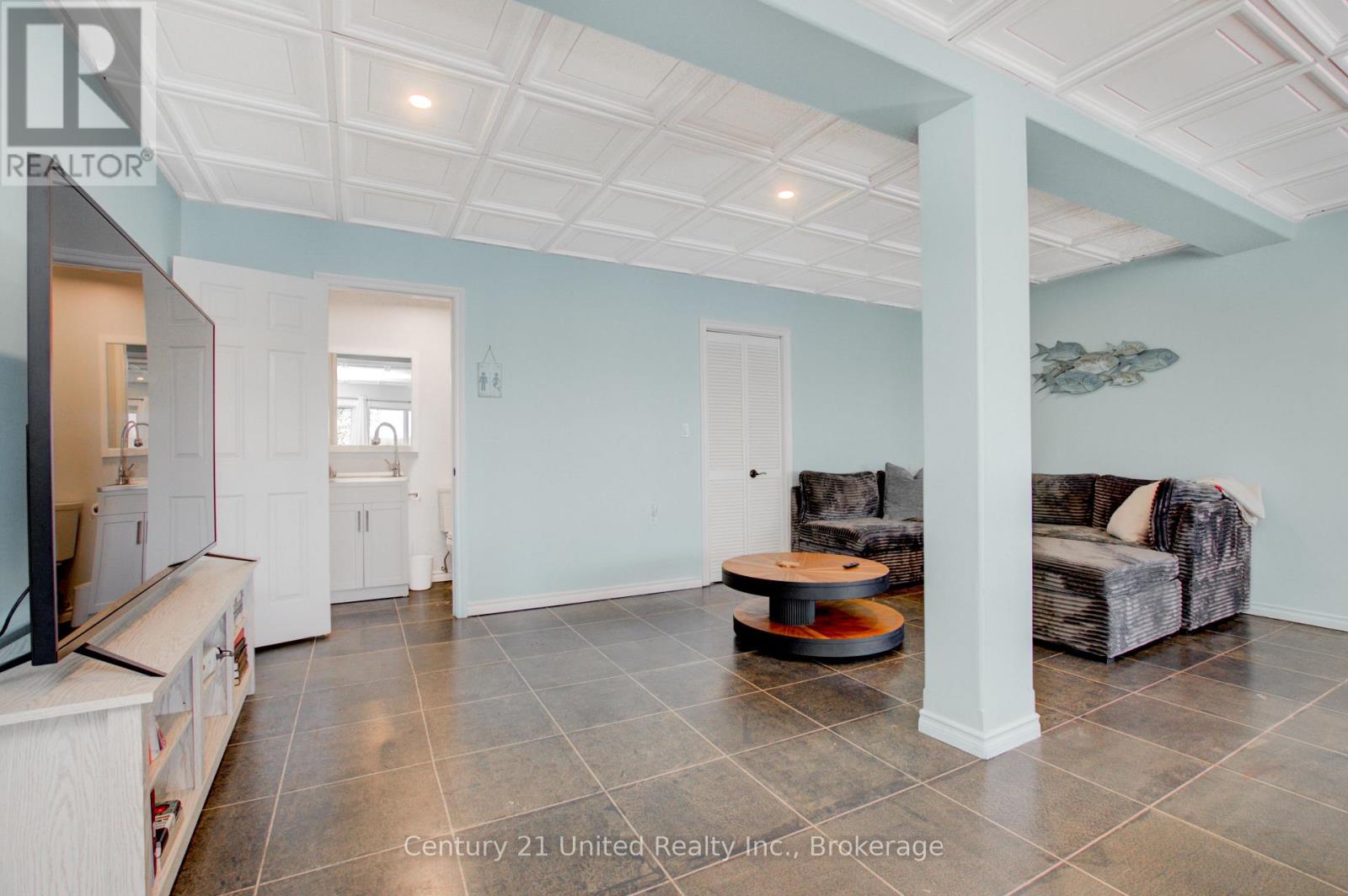 64 SUNNYBRAE LANE - 24