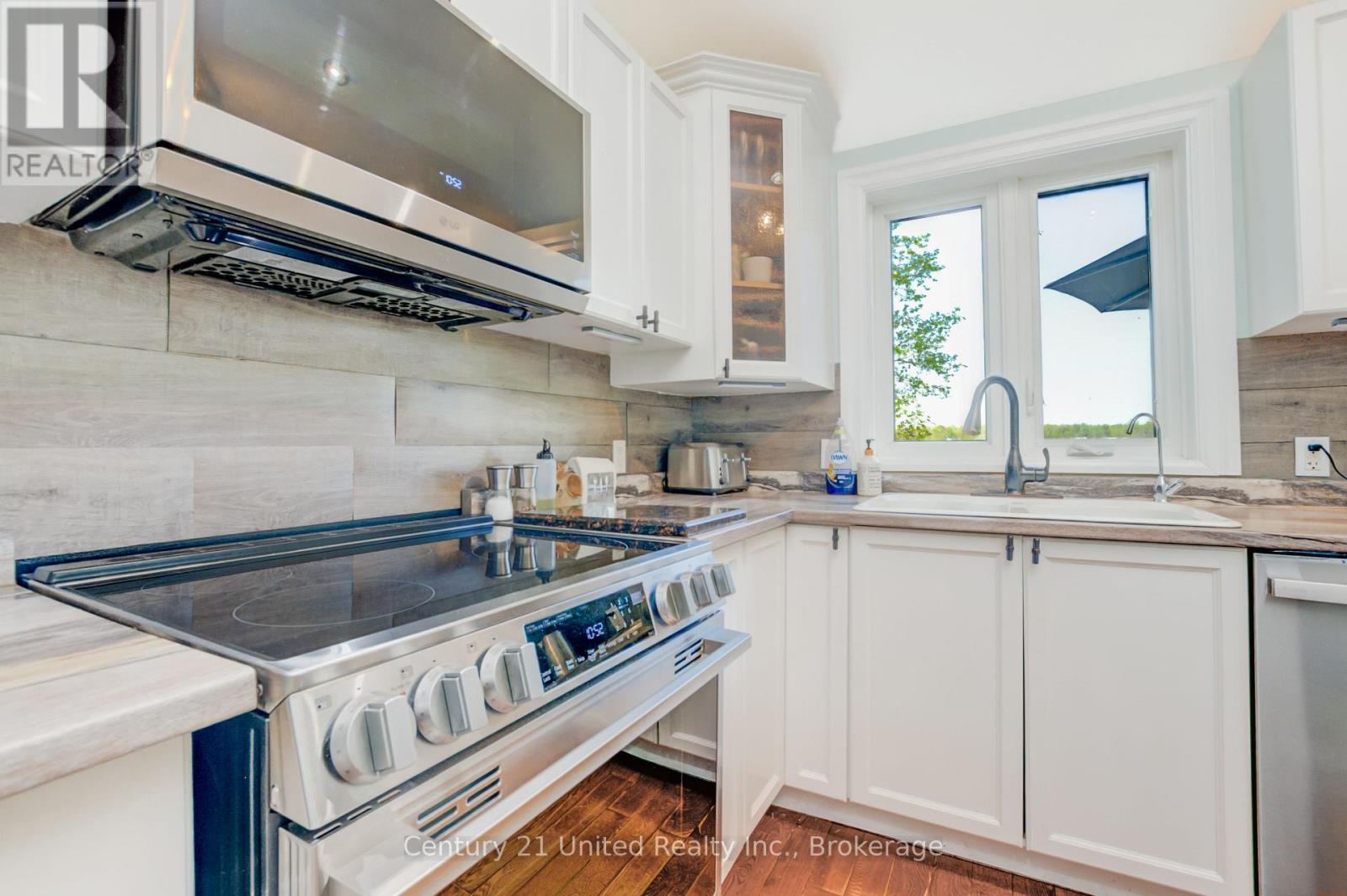 64 SUNNYBRAE LANE - 6