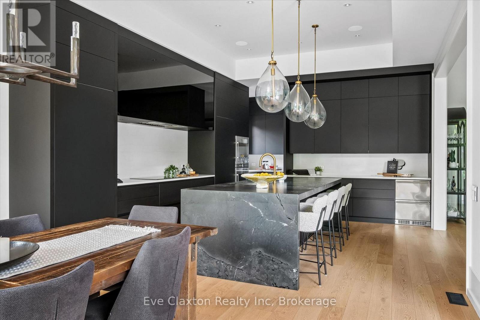 54 FOREST STREET - 11