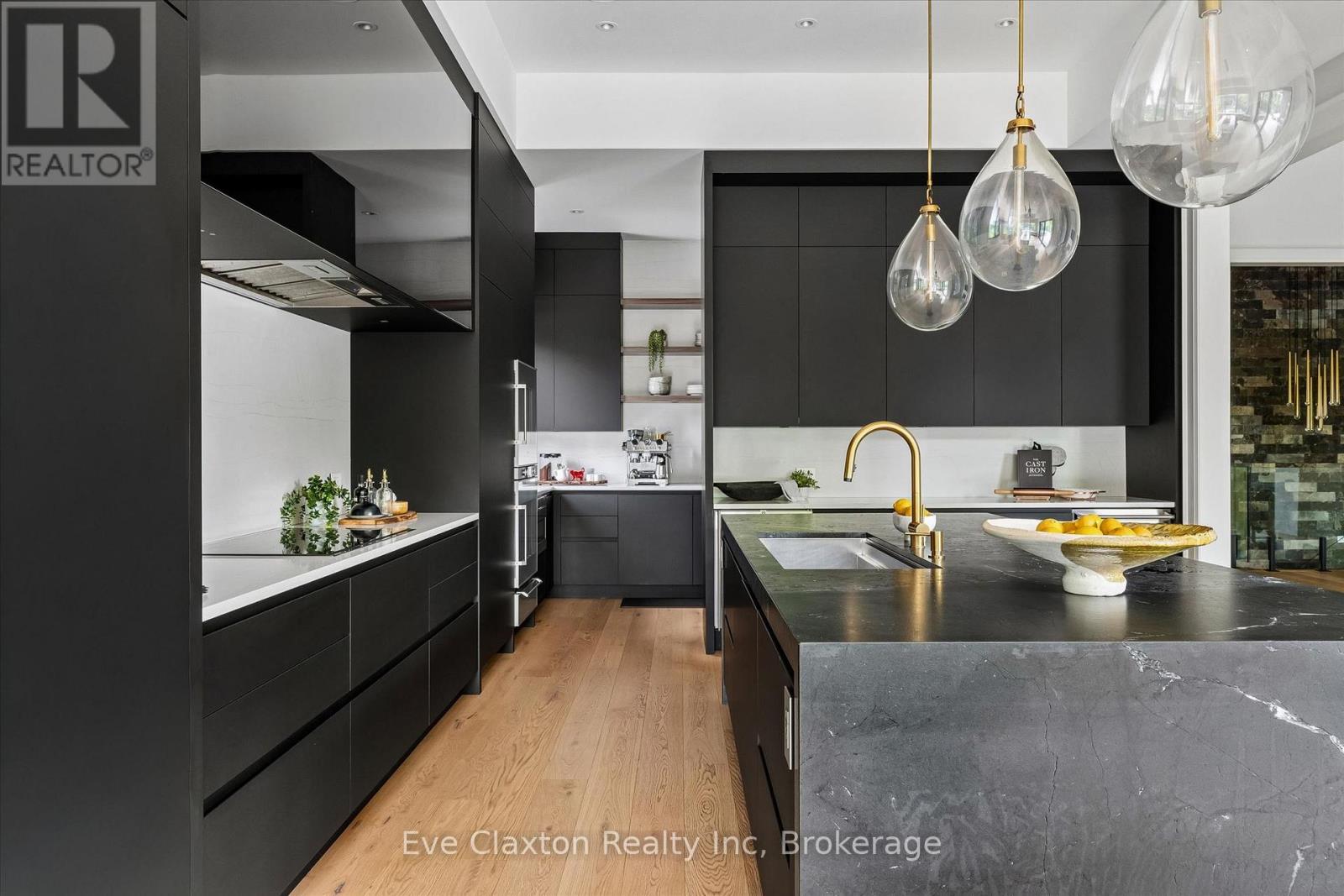 54 FOREST STREET - 12