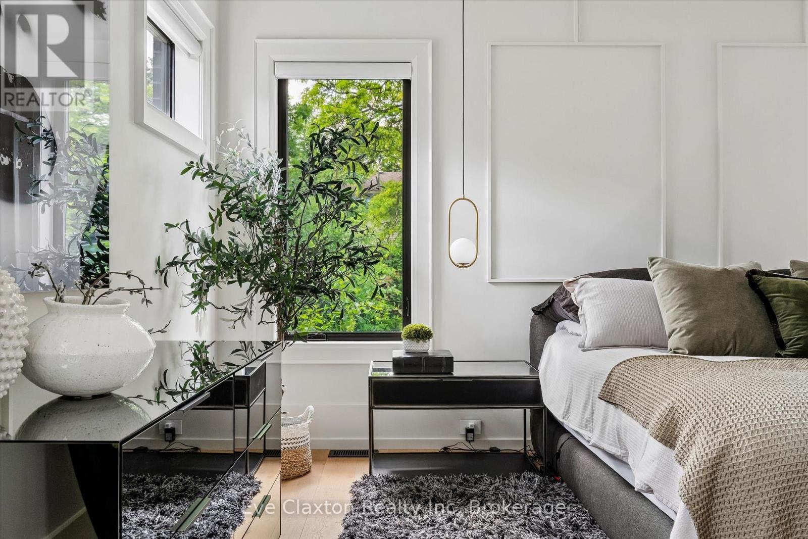 54 FOREST STREET - 23