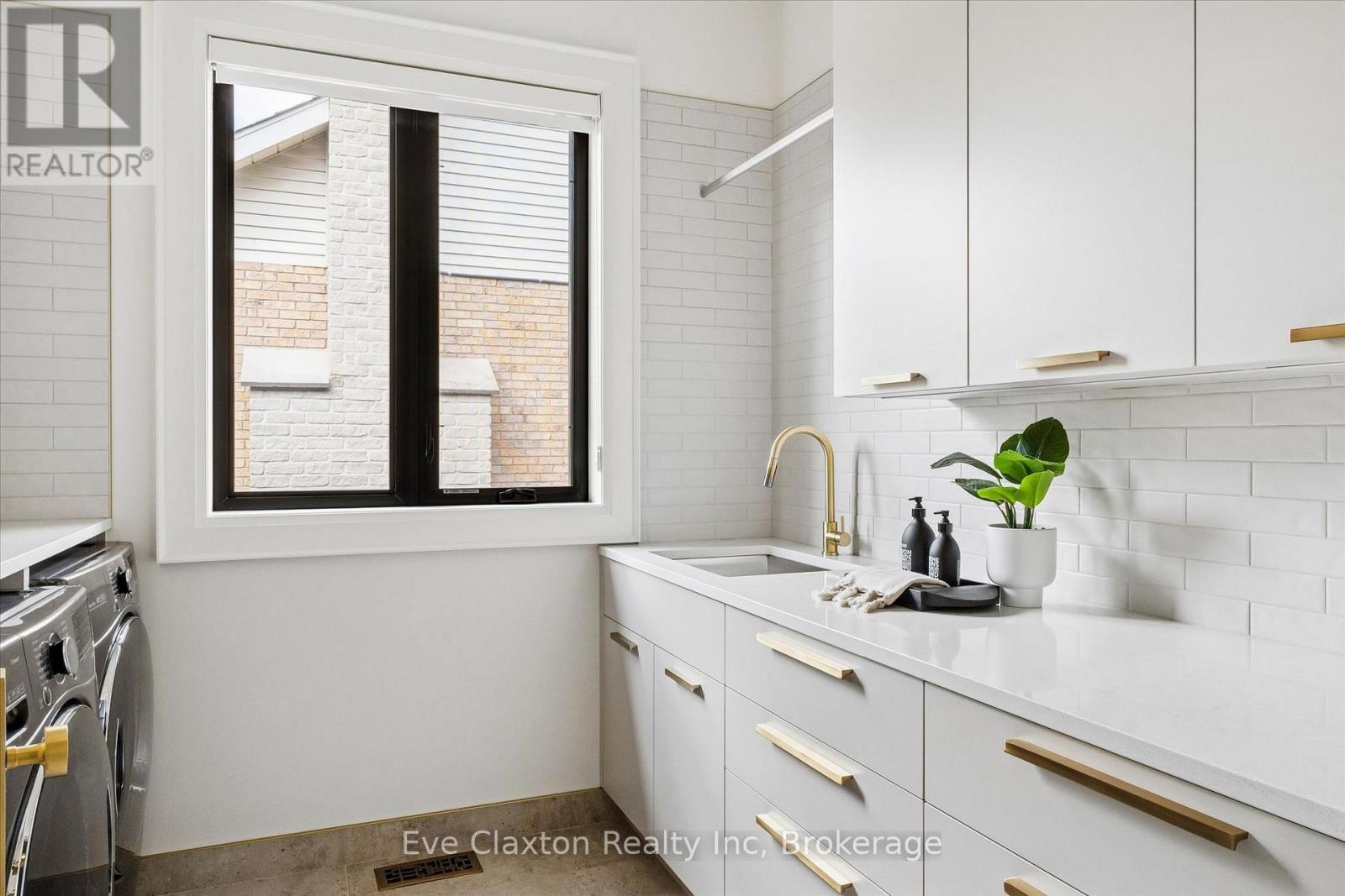54 FOREST STREET - 28