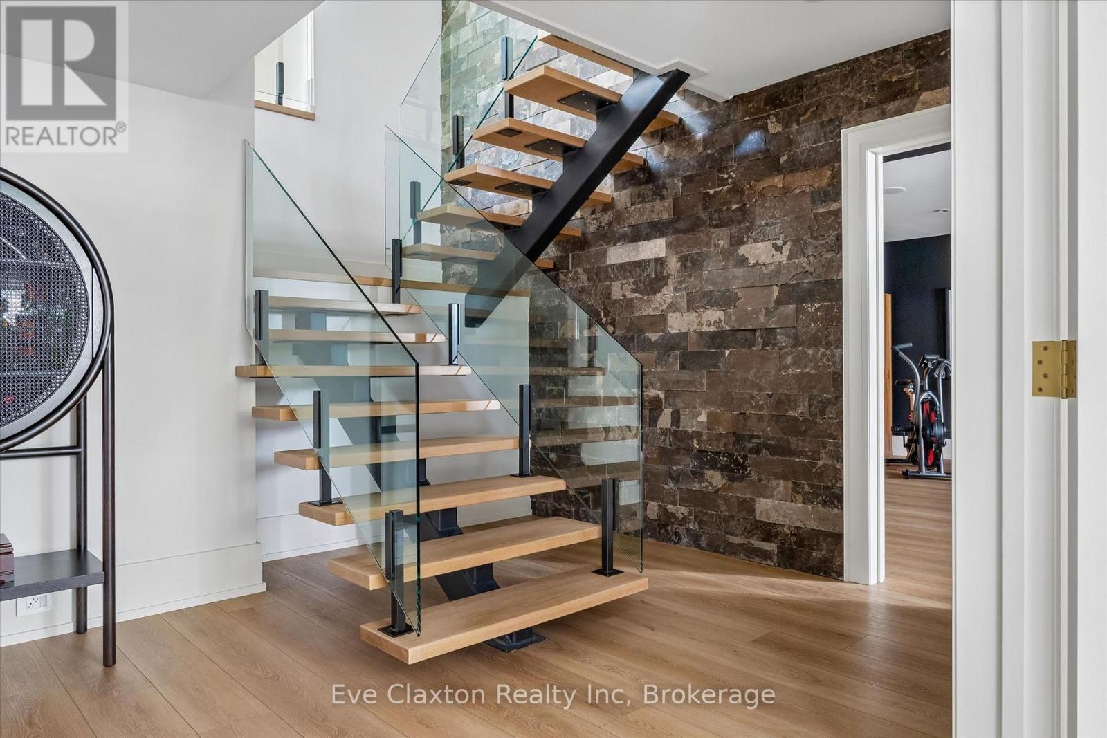 54 FOREST STREET - 30