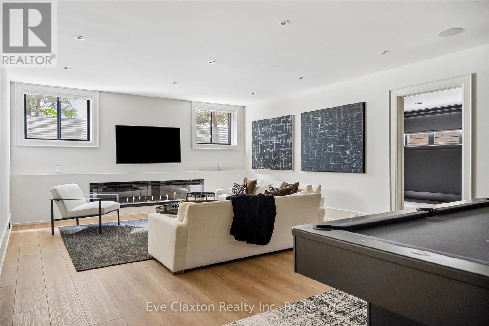54 FOREST STREET - 31