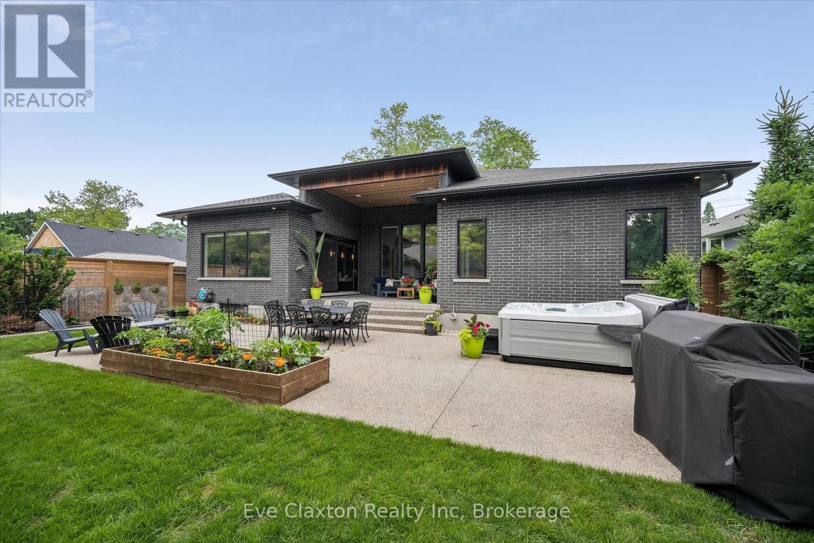 54 FOREST STREET - 40