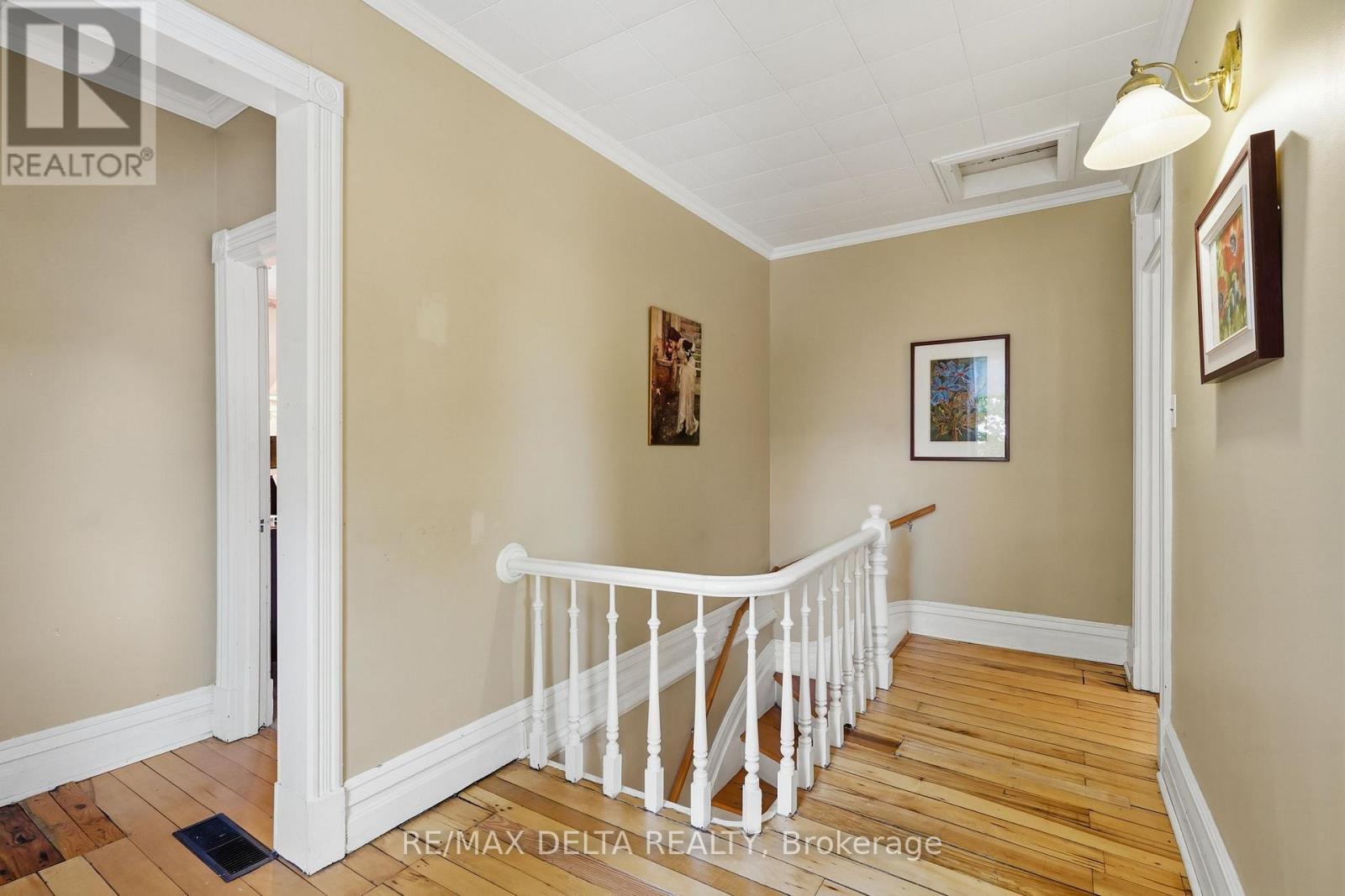 28 JAY STREET - 23